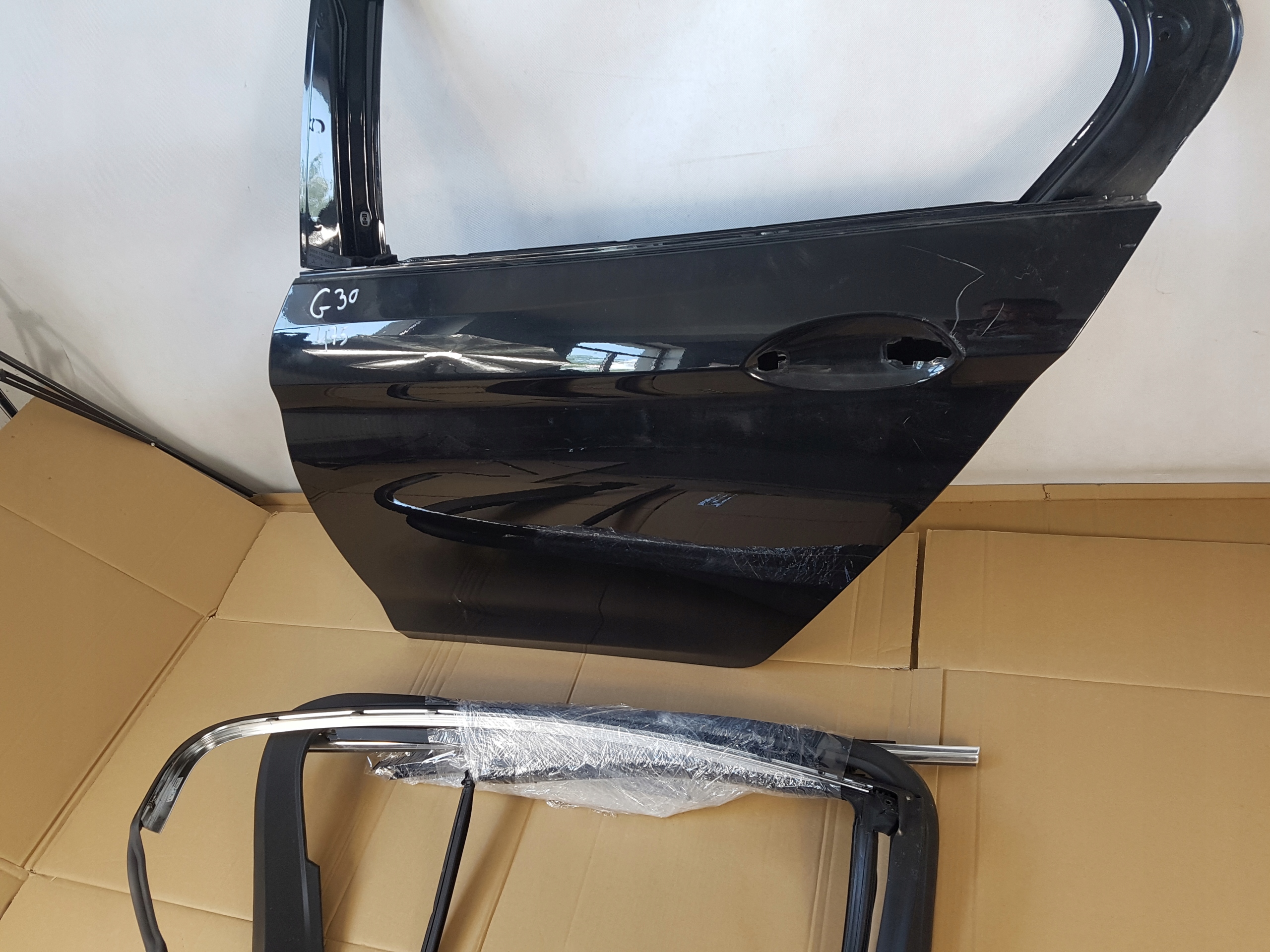 DRZWI TYŁ TYLNE LEWE BMW G30 475 Strona zabudowy tył - lewa