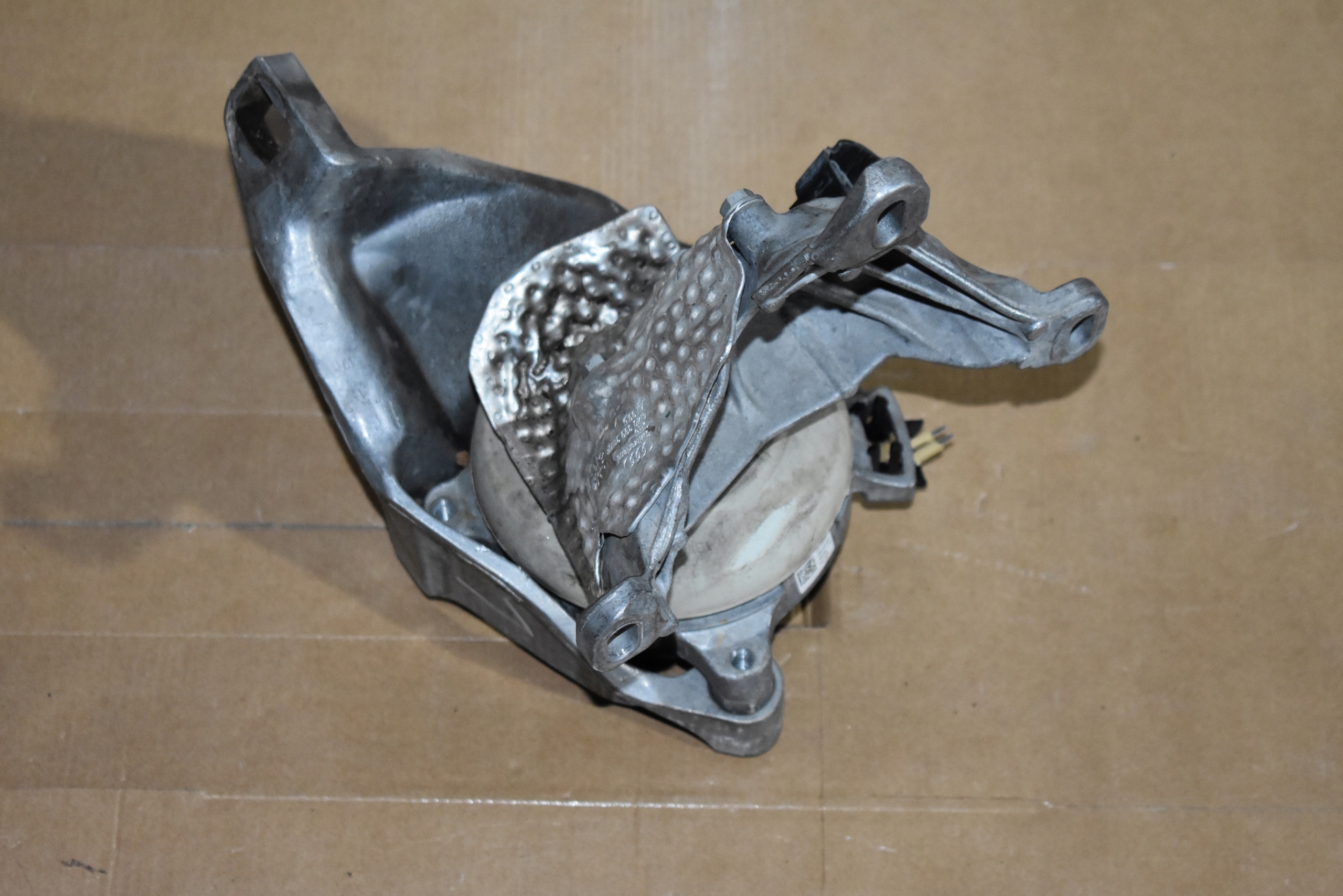Getriebehalter getriebe links AUDI PORSCHE 1