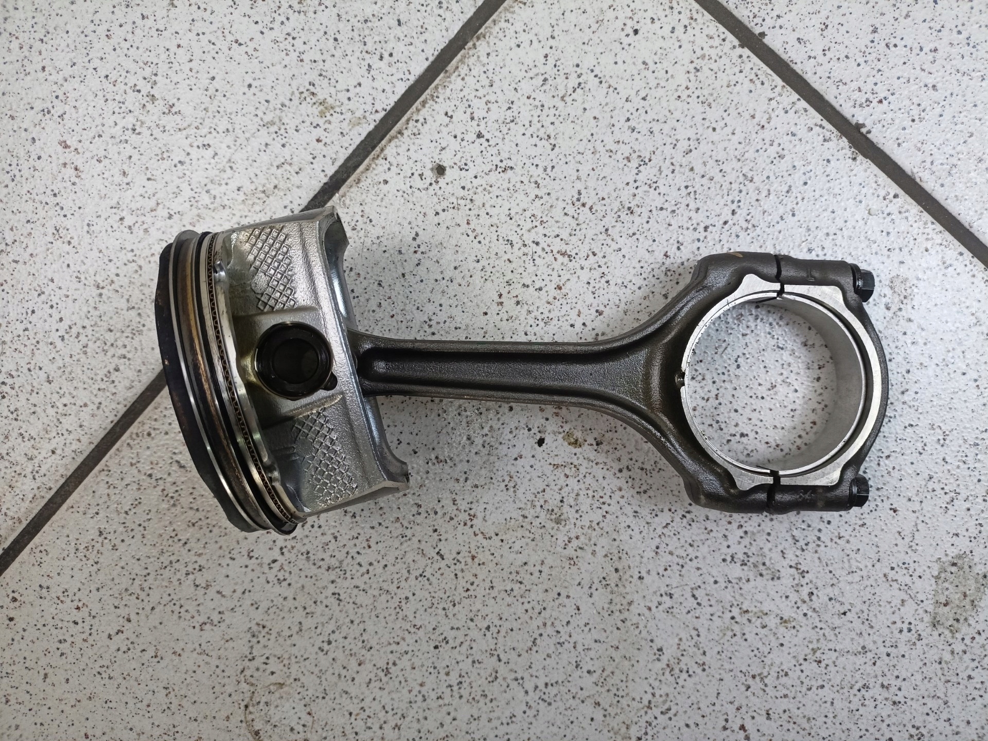piston with connecting rod Dodge Grand Caravan 5 facelift 2015