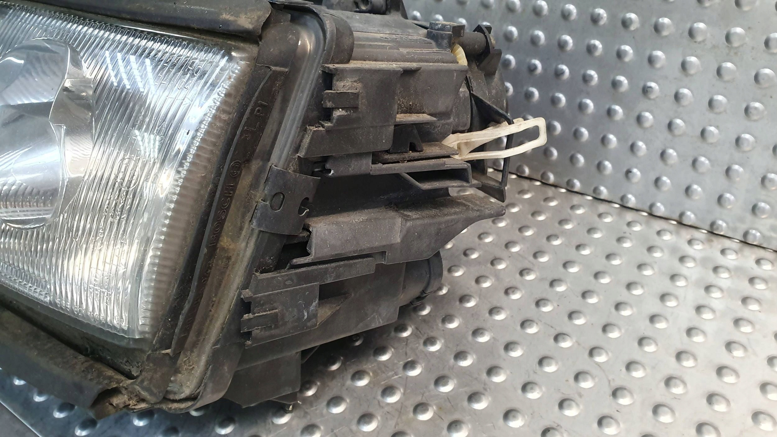 light front left XENON AUDI A8 D2 94