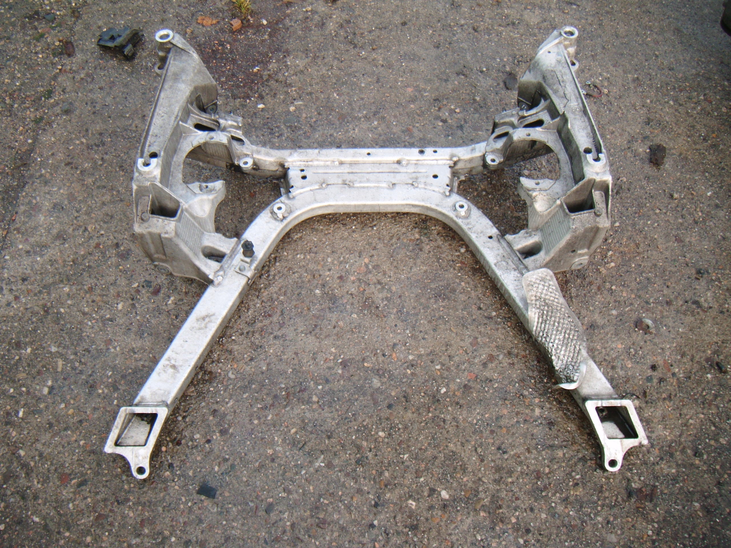 BMW 7 IV E65 LIFT 3.0 05-08 SANKI WÓZEK BELKA POD SILNIK