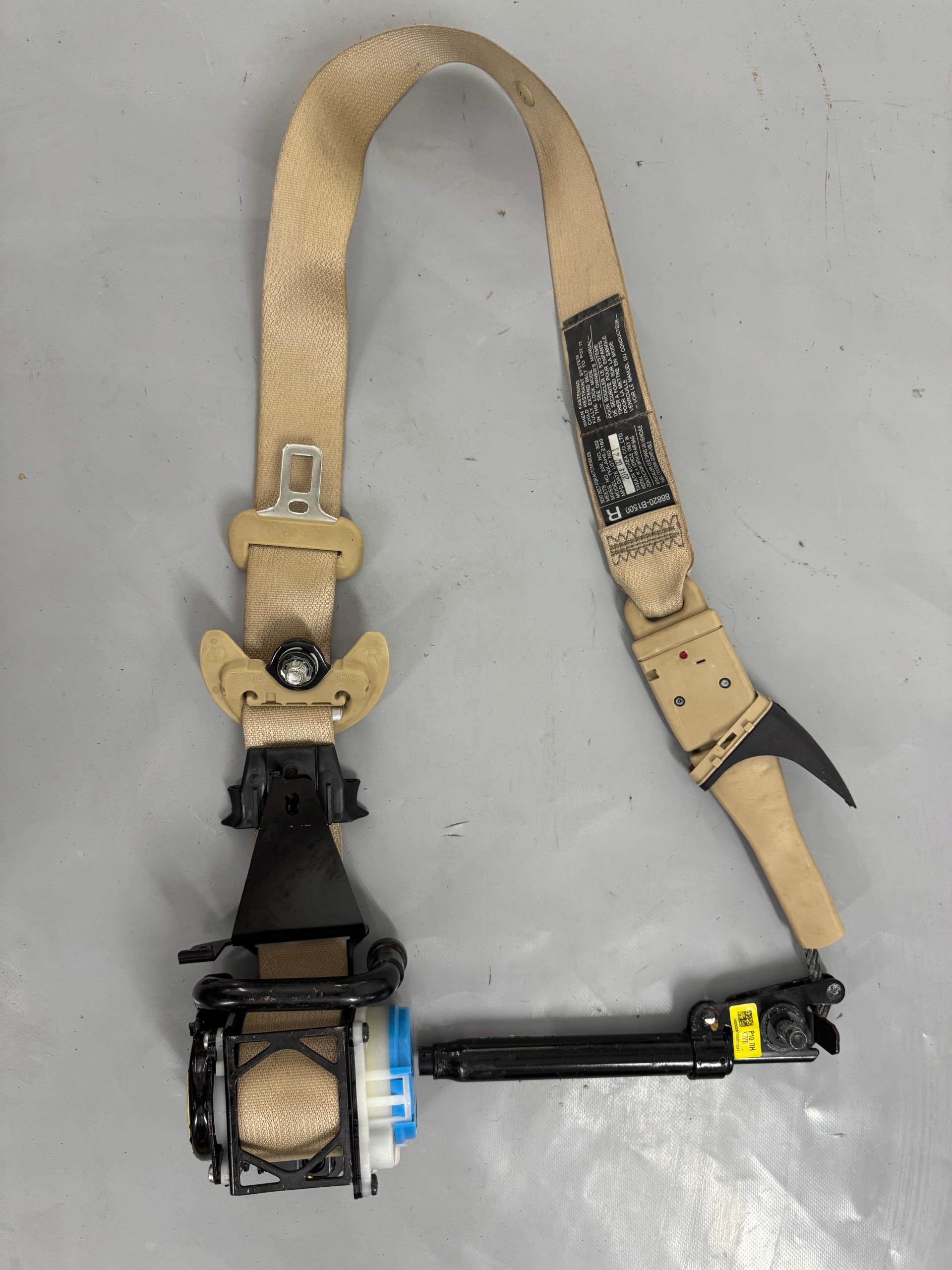 ремень безопасности Hyundai Genesis III G80