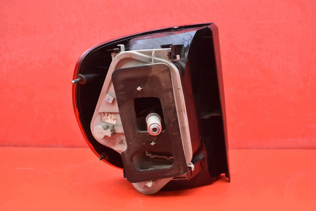 light right rear part rear 5Z0945096 VW FOX 3D HB 03-07