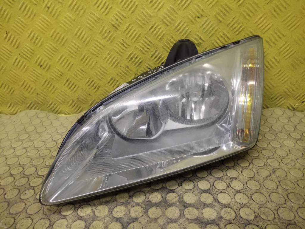 FORD FOCUS MK2 REFLEKTOR light left front 4M5113W030AD