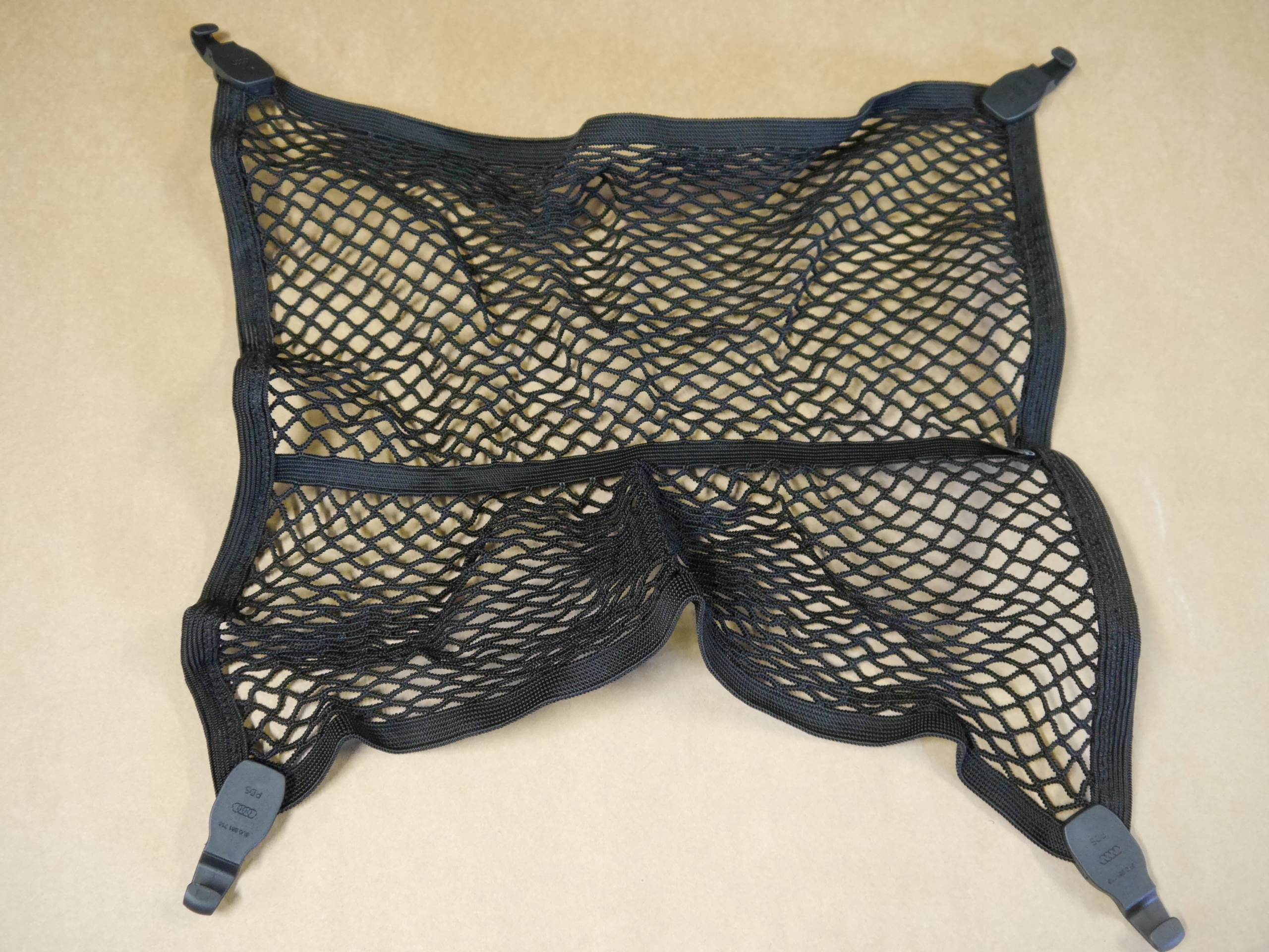 AUDI A4 B9 SIATKA MOCOWANIA BAGAŻU 8W9861869A