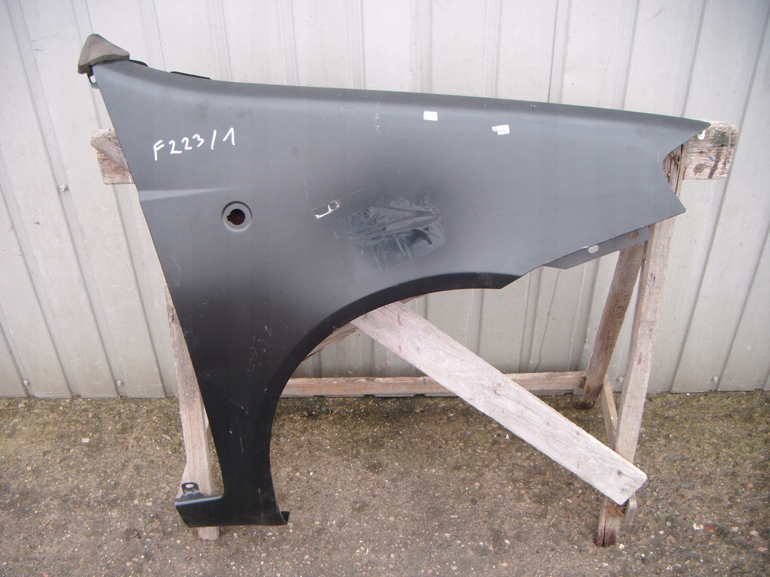 FIAT PUNTO II 99-10 BŁOTNIK PRAWY PRZÓD