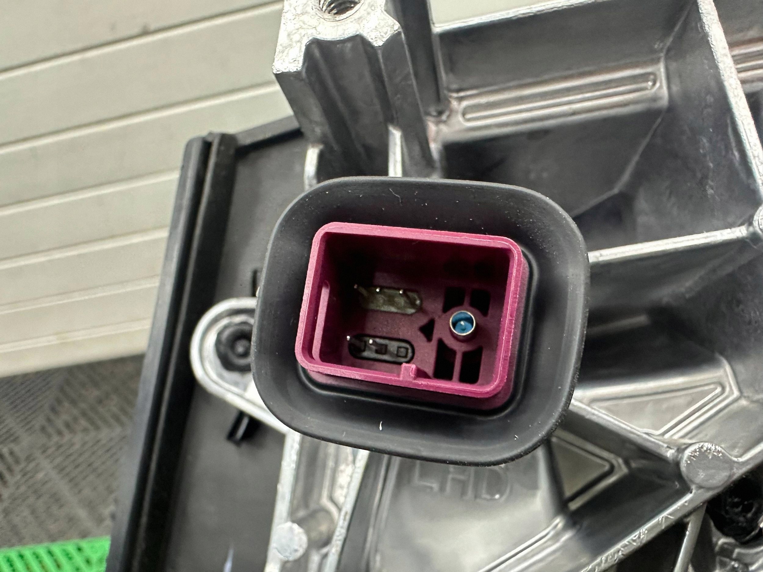 electrics mirror side right side BMW X5 G05 5 PIN KAMERA colour A300
