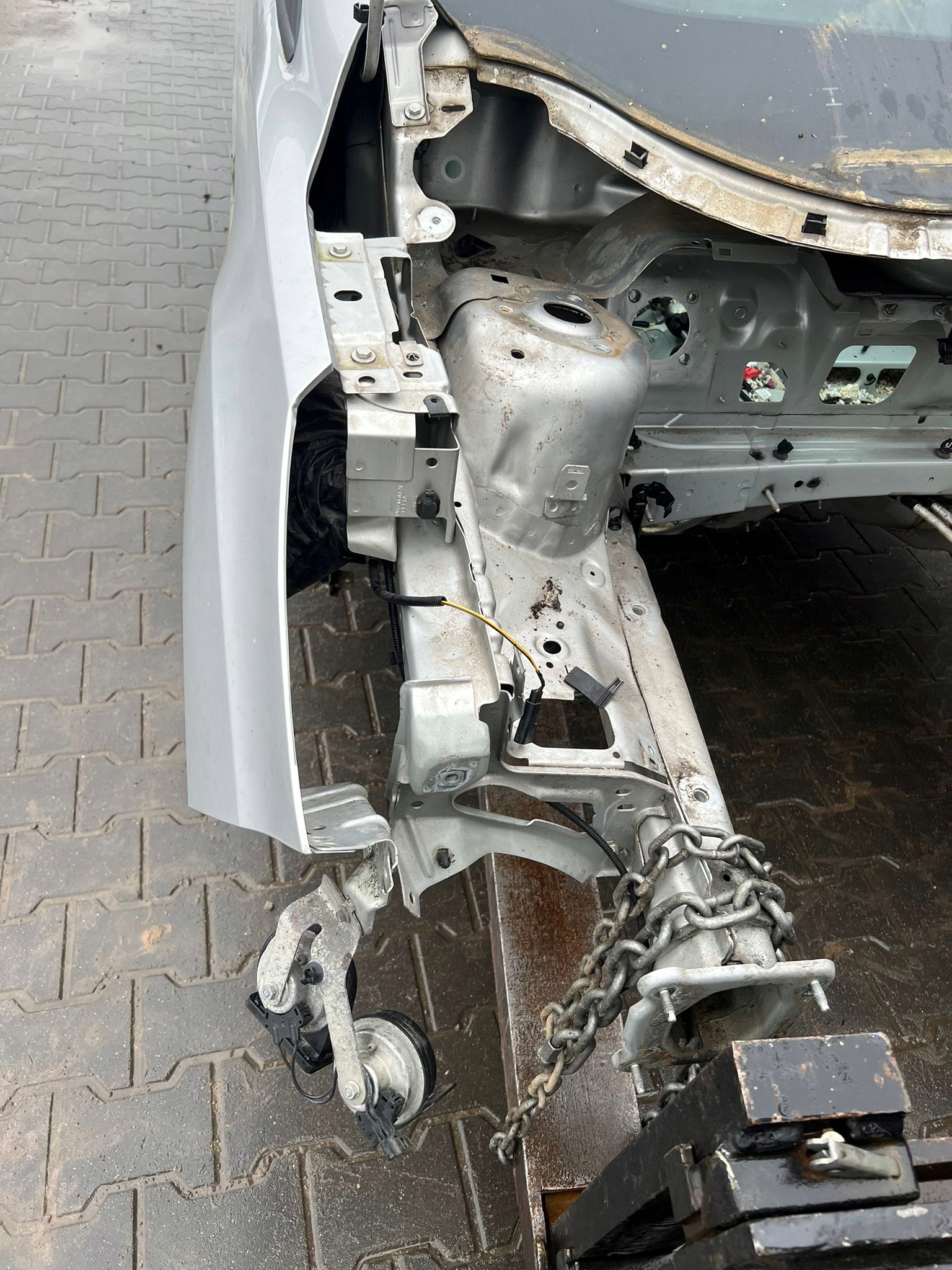 FORD KUGA MK2 čtvrtka pravá čtvrtka předek barva MOONDUST SILVER