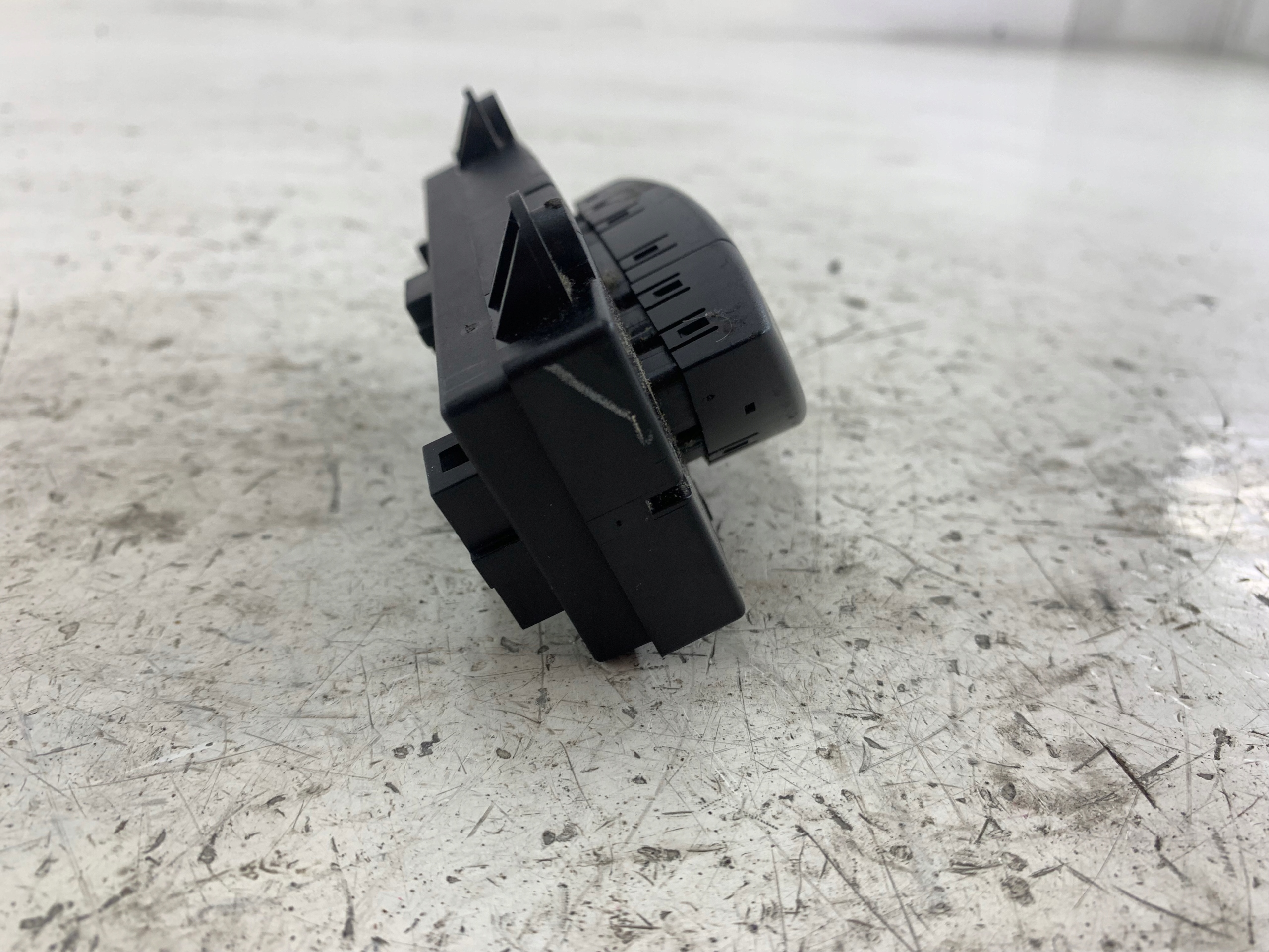 MERCEDES W211 PANEL switch MIKROFONU 2118211179
