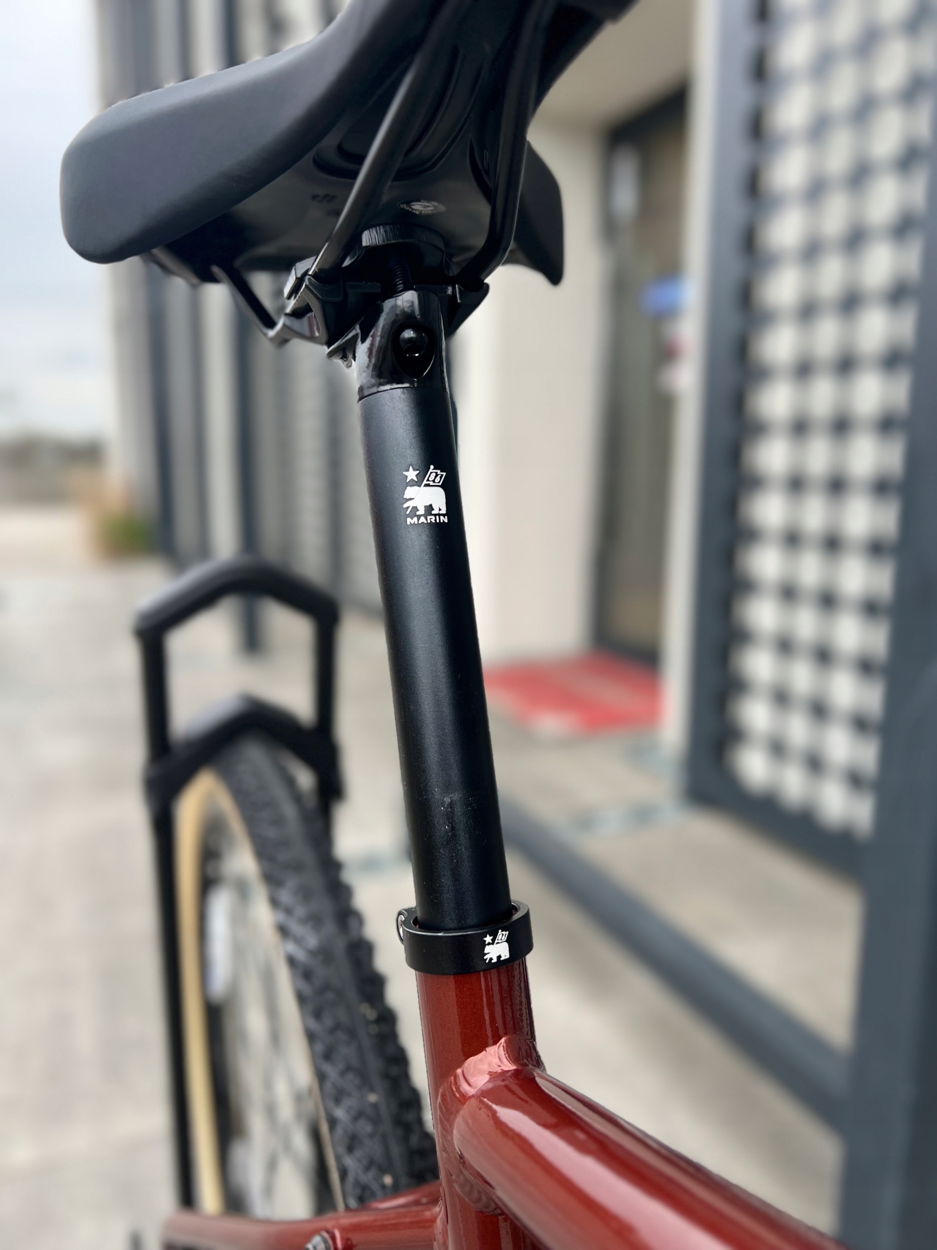 Rower Marin Kentfield 1 L 700C Pedały platformowe