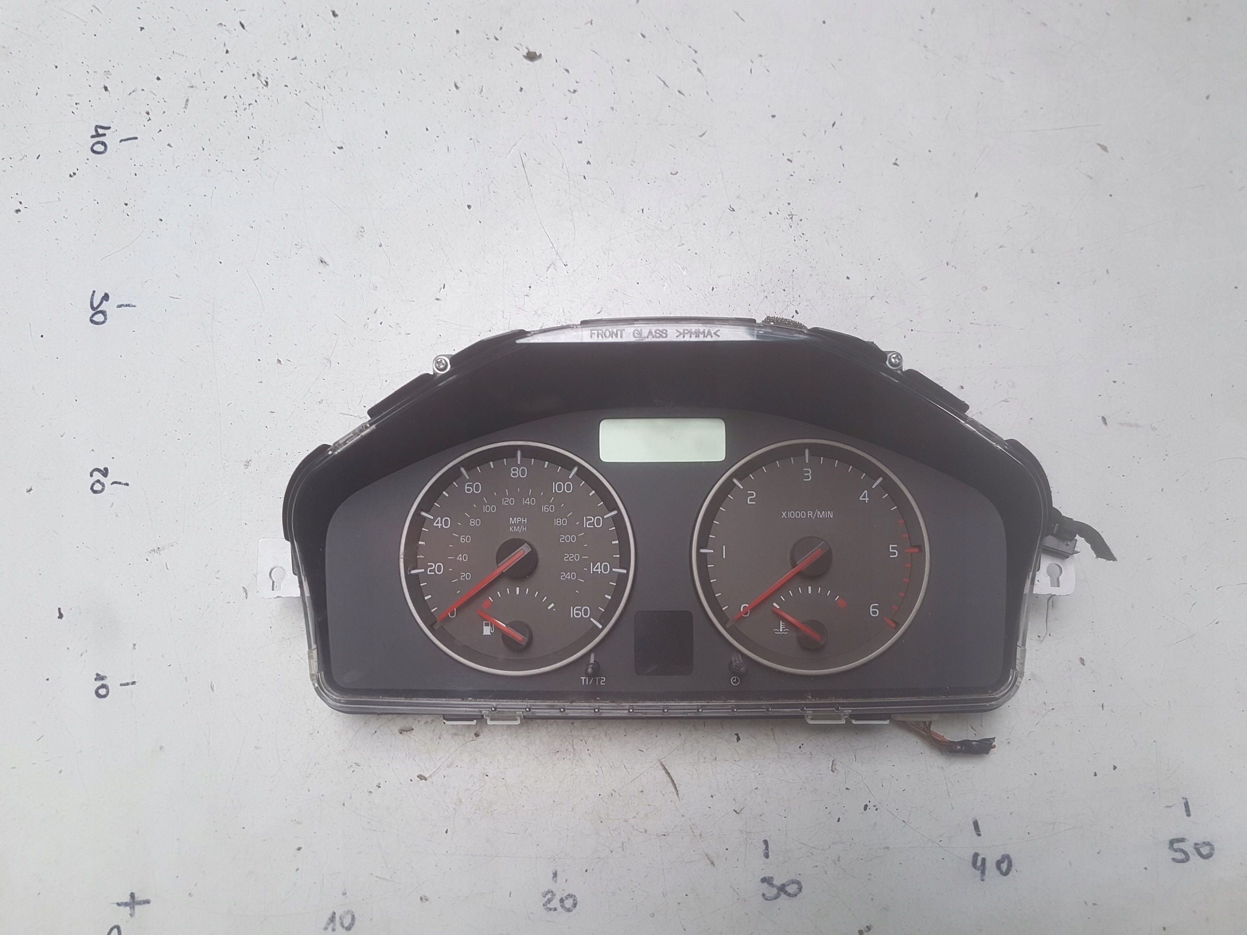 спидометр часы volvo oe 30710071