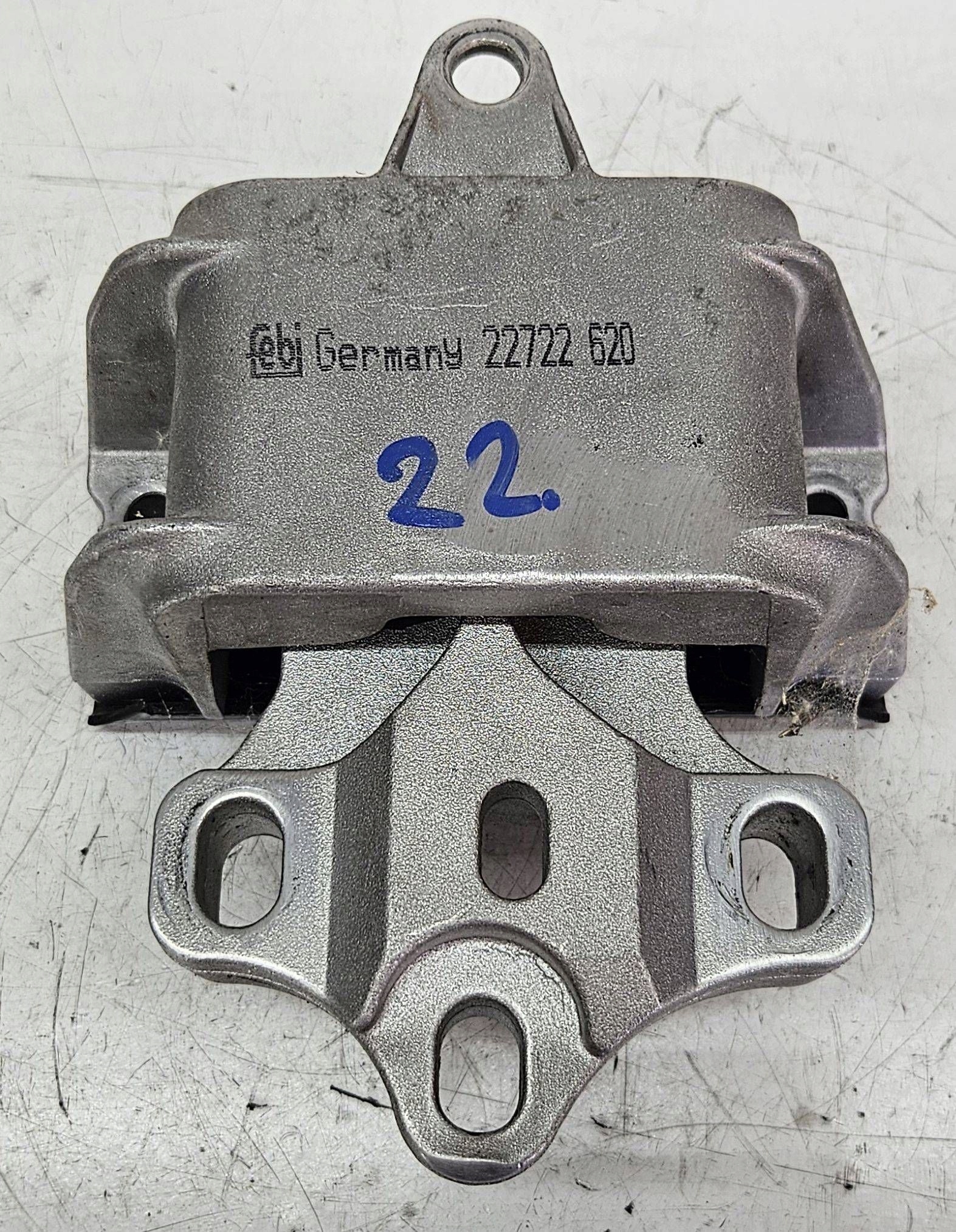 Volkswagen Golf IV 1J0 1.4B 22722 engine mount holder holder