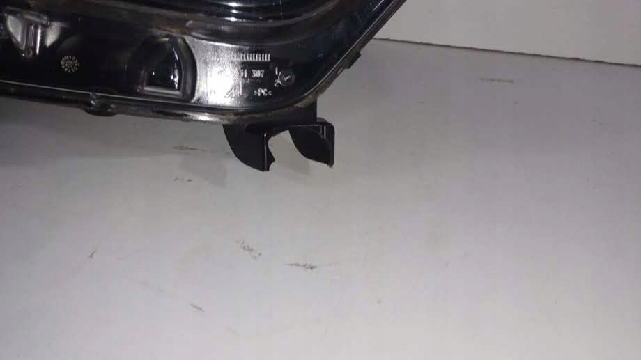 фара левая renault CAPTUR 1 oe 260102734R