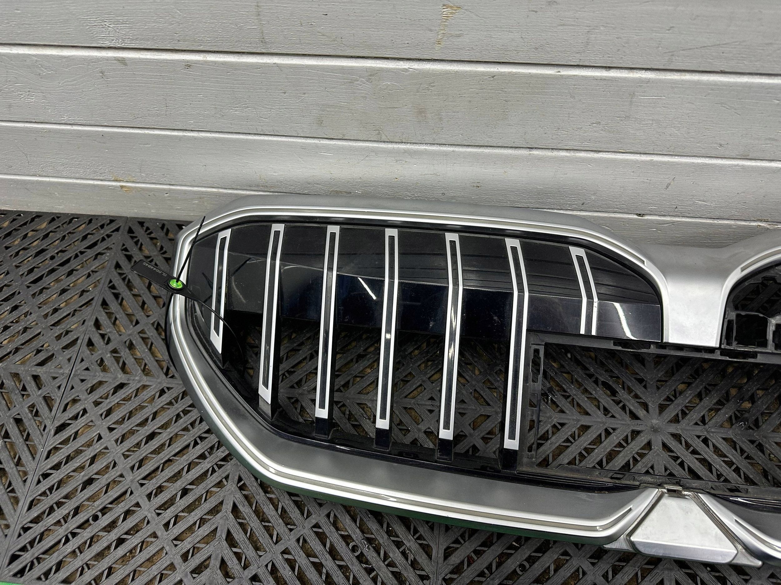 maska prednji prednji dio BMW 5 G60 G61 5A185A7