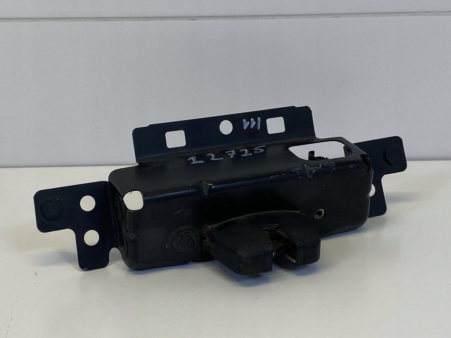 lock bonnet boot Peugeot 208 2015 9151487499H