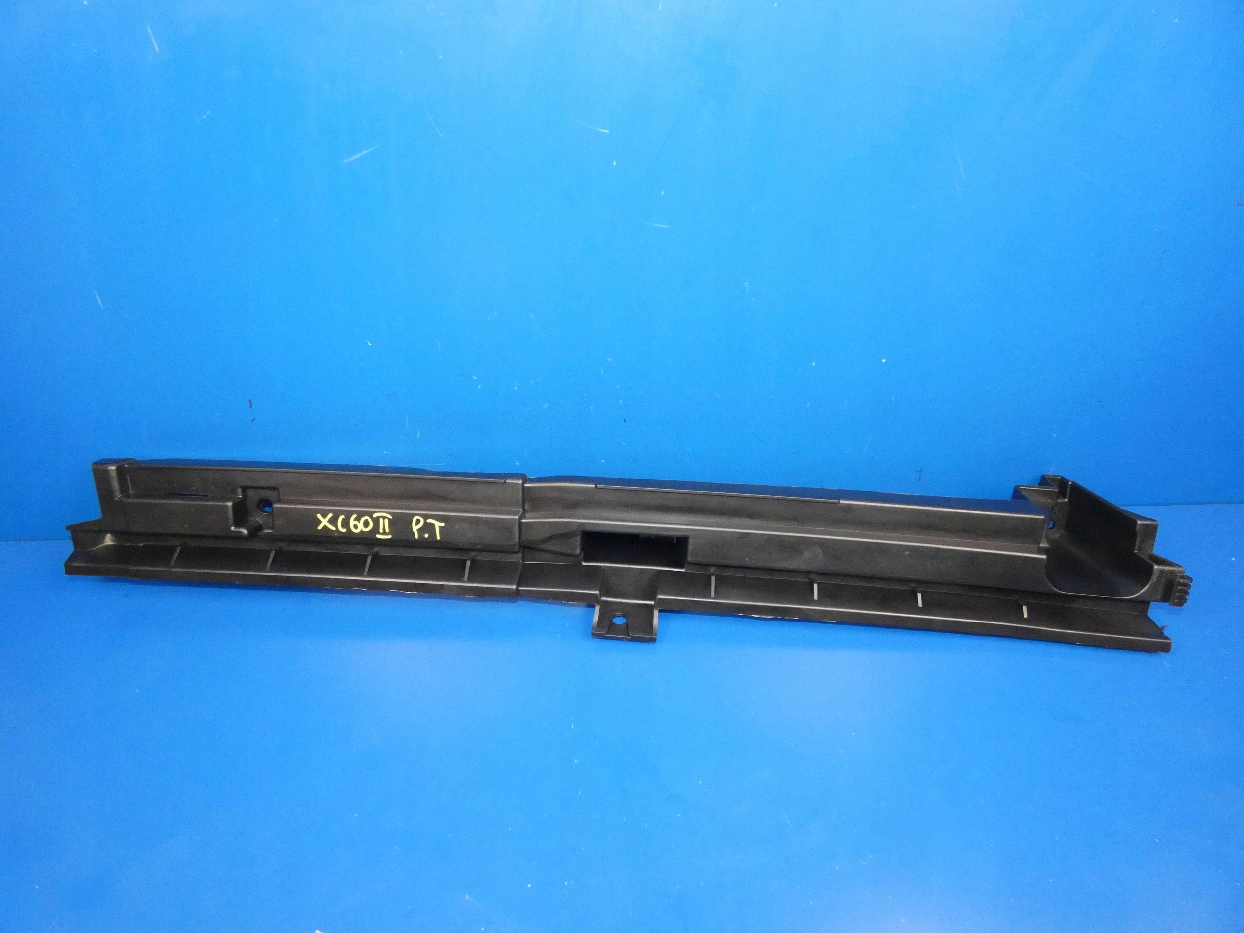 VOLVO XC60 II 17- rail PROWADNICA boot right rear part