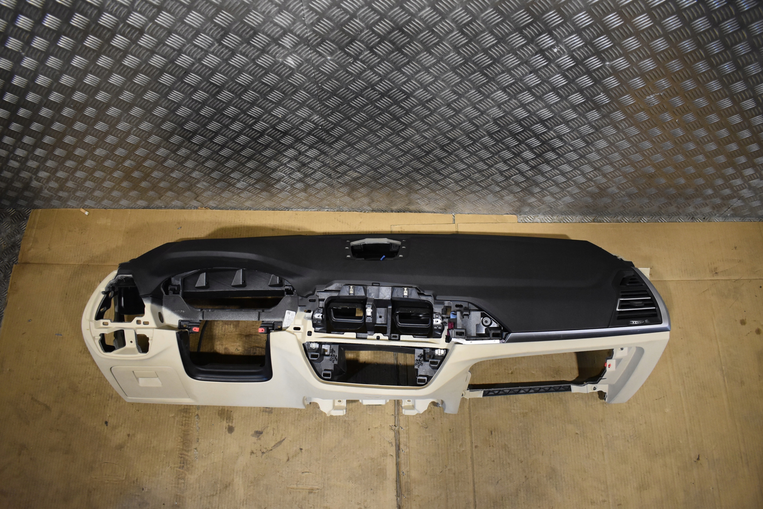 IDEALNA console dashboard BMW G01 G02 1