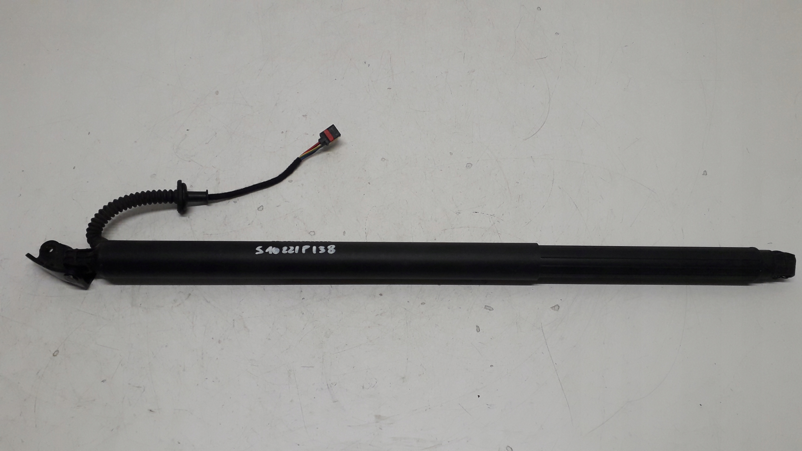 KIA PROCEED 18- SIŁOWNIK KLAPY 81831-J7710