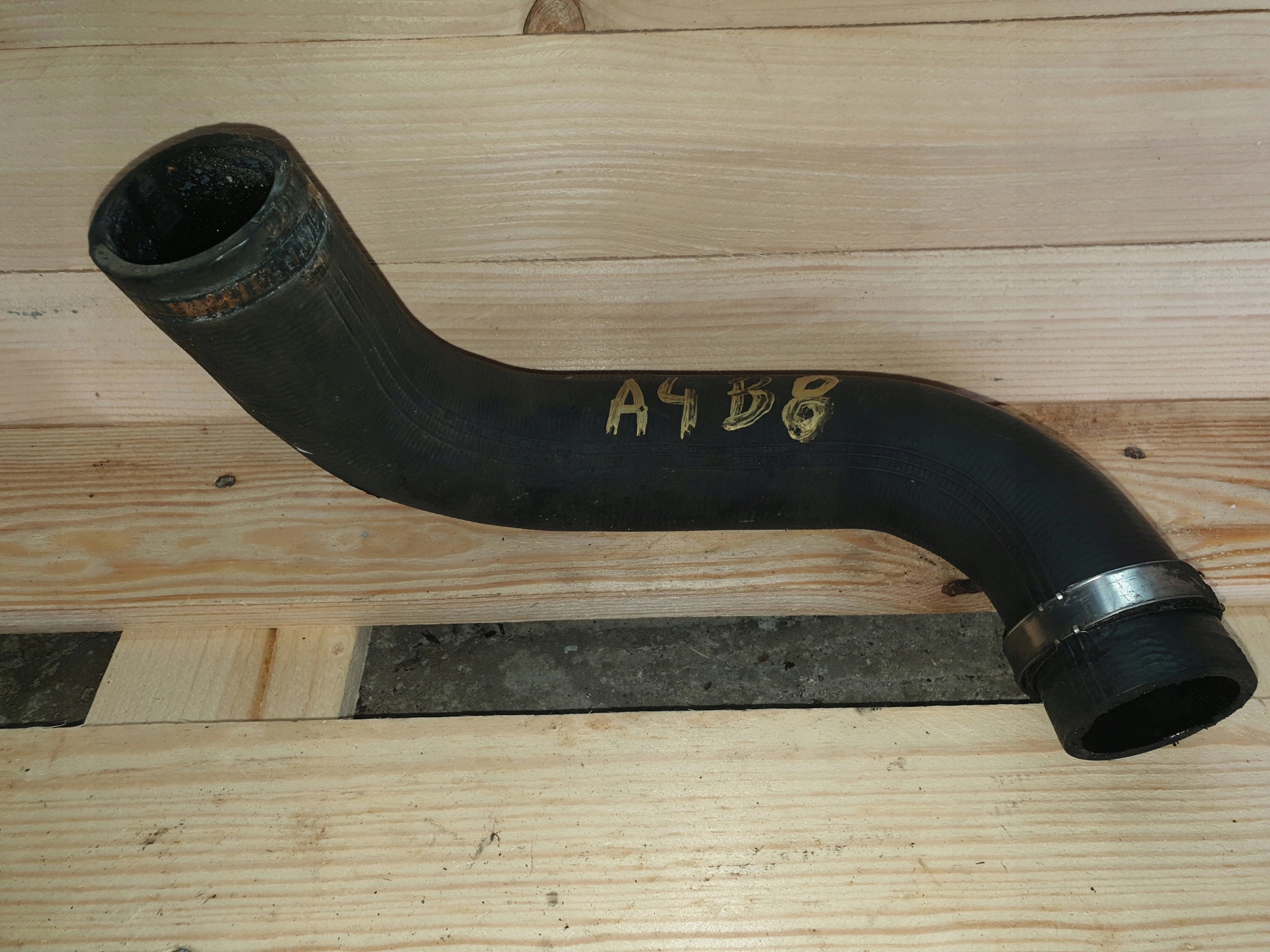 AUDI A4 B8 2.0 D pipe air hose