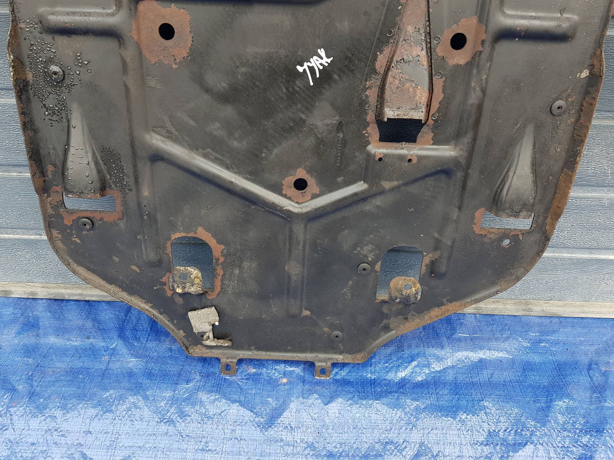 cover below engine of the engine Mercedes GL X164 GL 420 4.0 V8