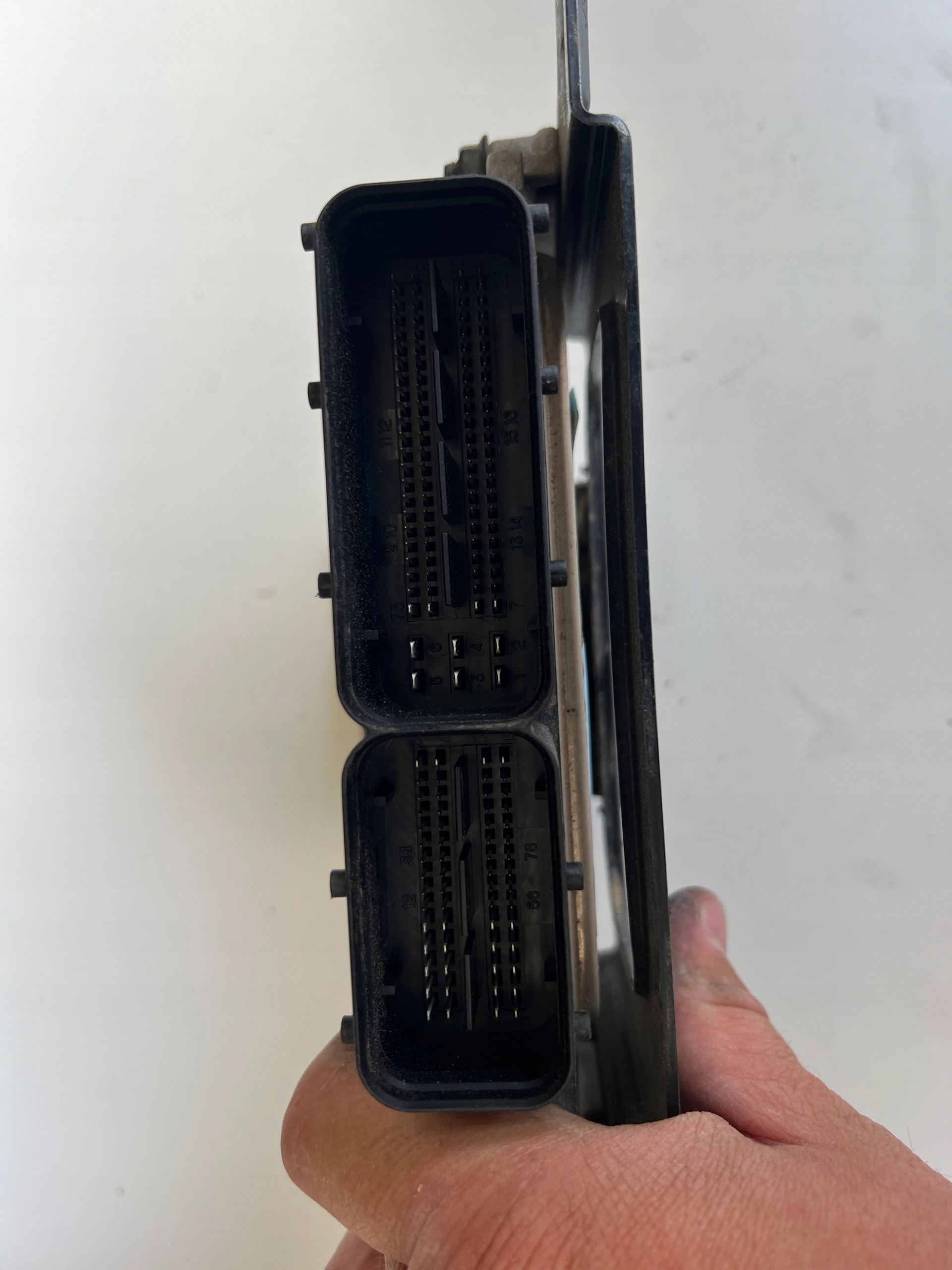 KIA SOUL D4FB 0281016426 39111-2A121 39117-2A121 computer ECU Originale