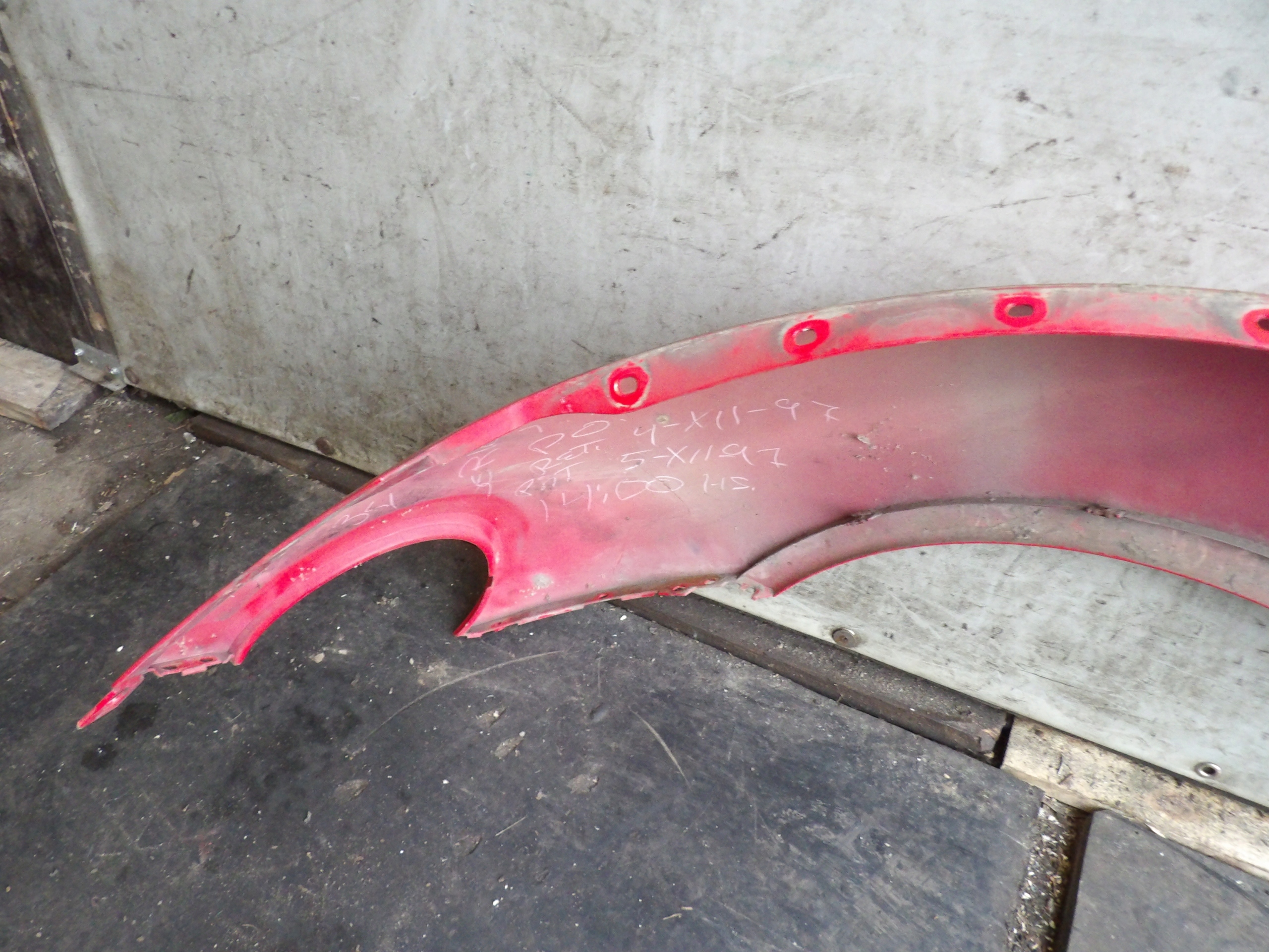 Volkswagen New Beetle fender left rear part
