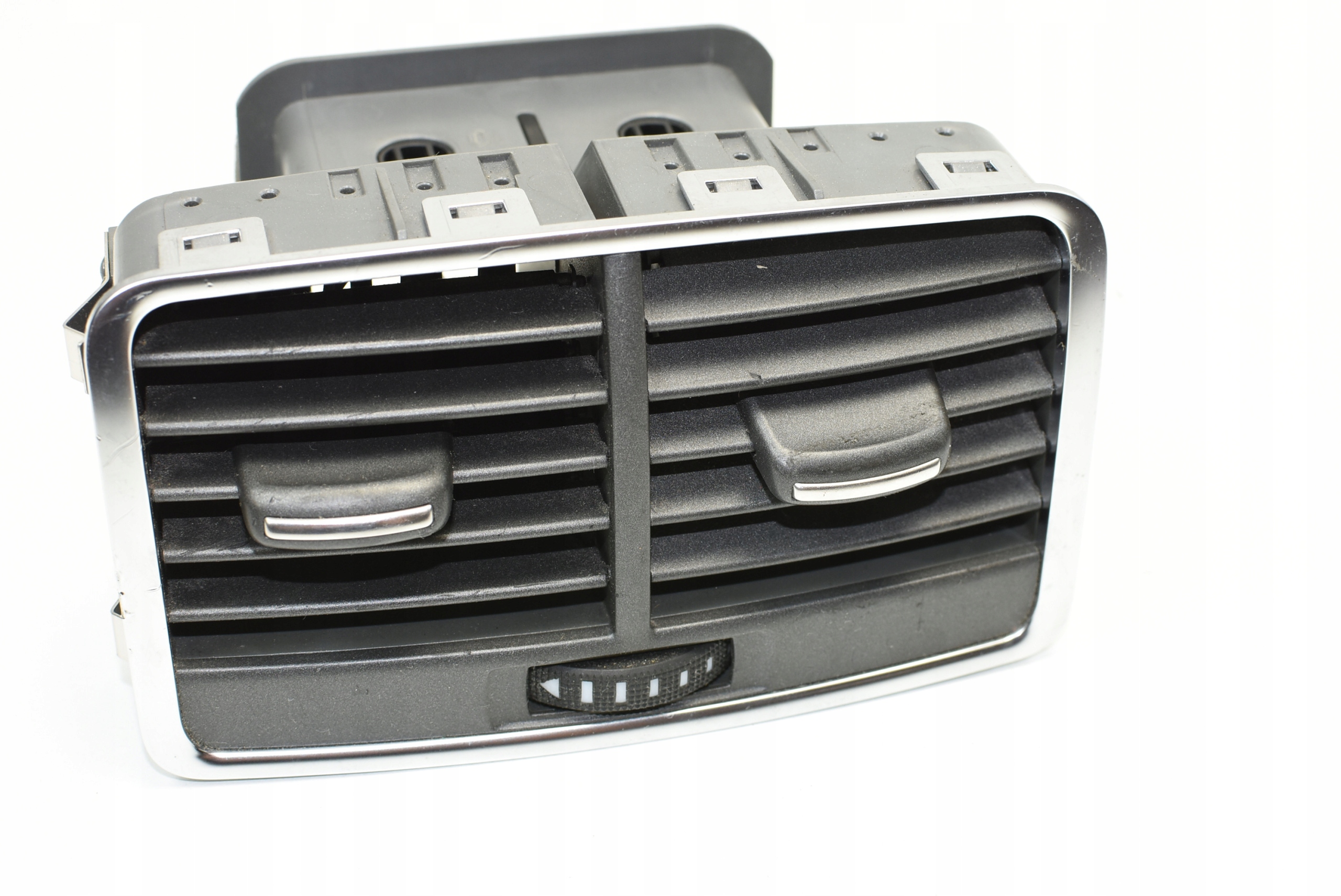 KRATKA NAWIEWU TYŁ AUDI A6 C6 4F0819203B