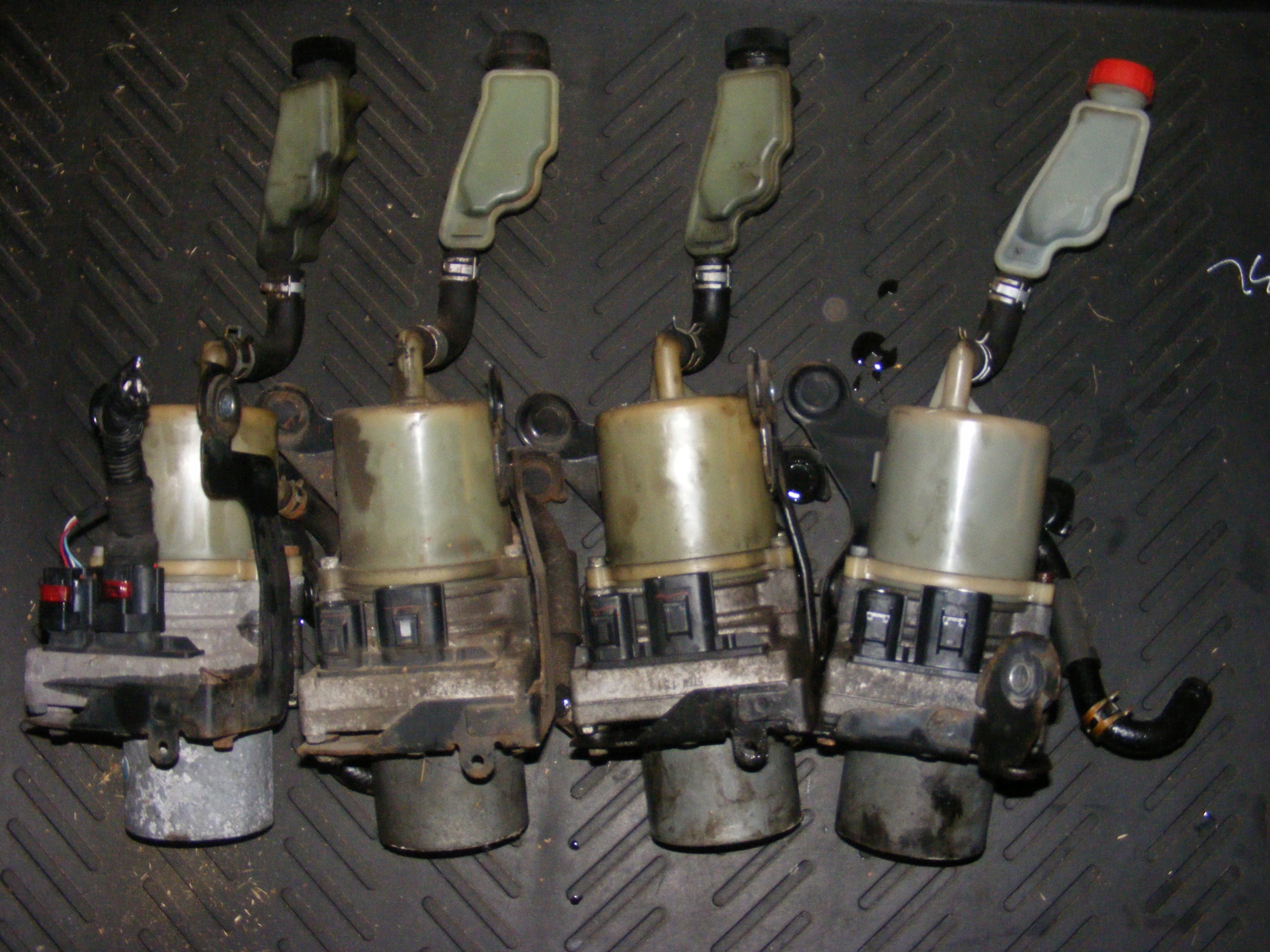 MAZDA 3 BL 5 CW НАСОС ГІДРОПІДСИЛЮВАЧА 2 ВИЛКИ 09-15R