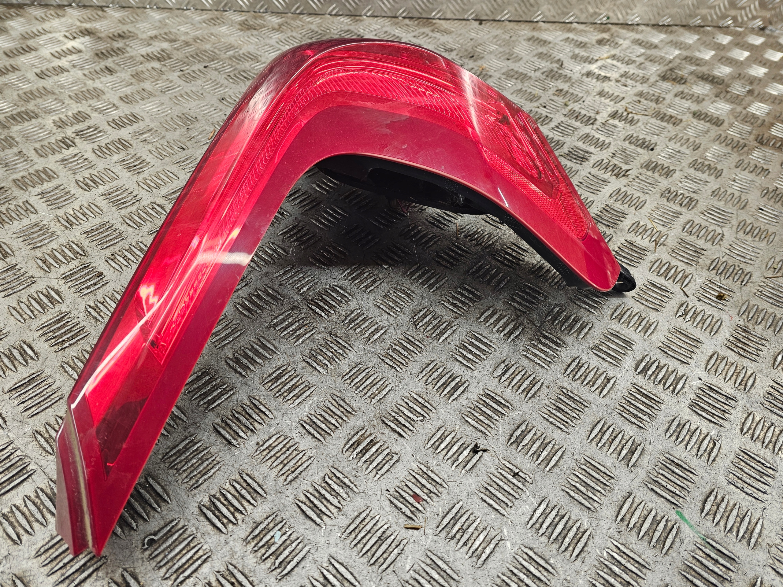 VOLVO V40 II light left rear rear part 31395478
