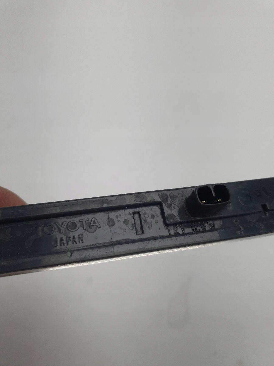 оригинал фонарь стоп крышки led lexus NX 300 12345