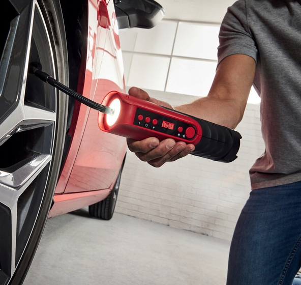 ULTIMATE SPEED Przenośny kompresor USKT 60 A2 Marka Ultimate Speed