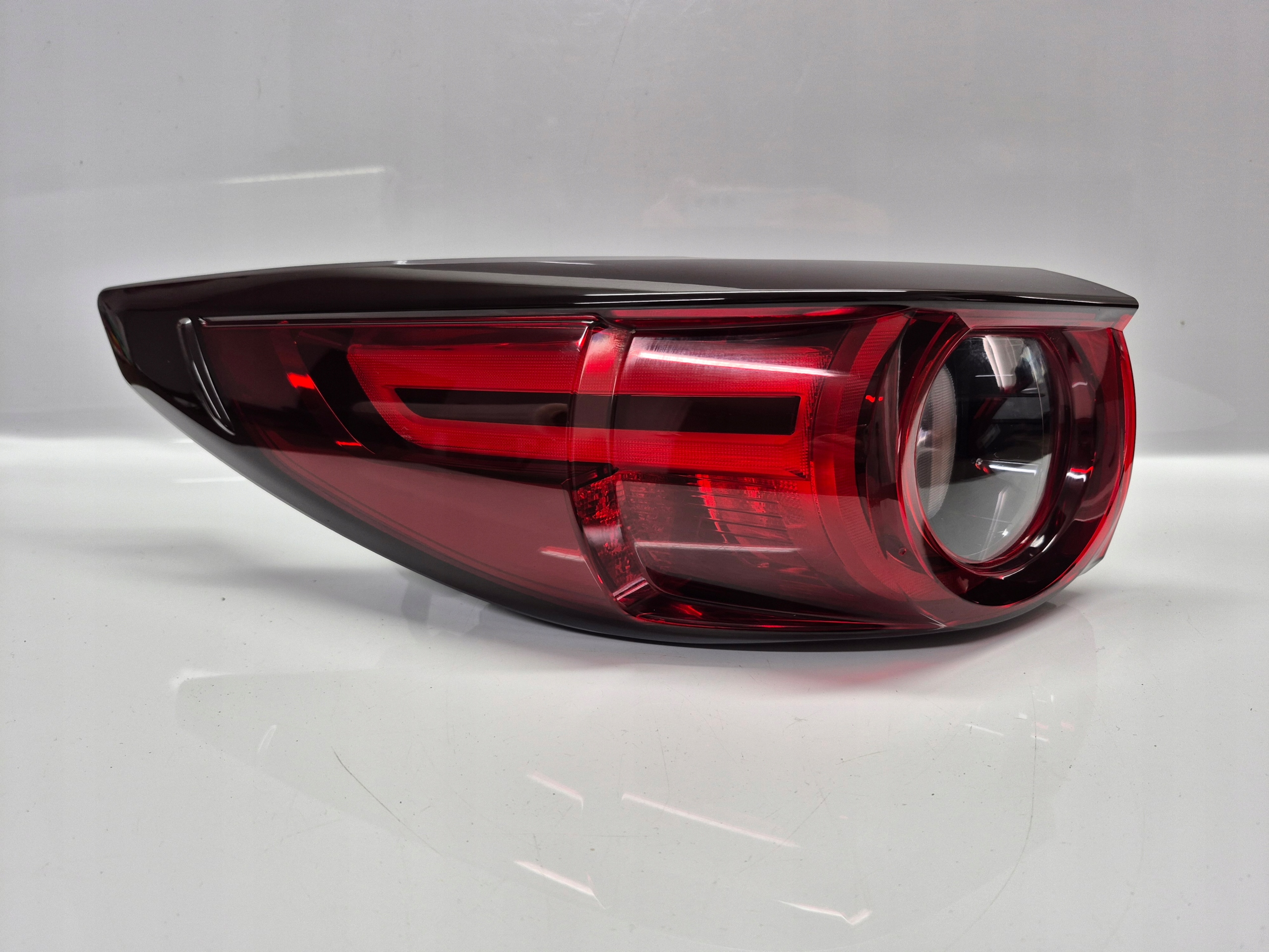 MAZDA CX5 II 17- LAMPA LEWA TYŁ