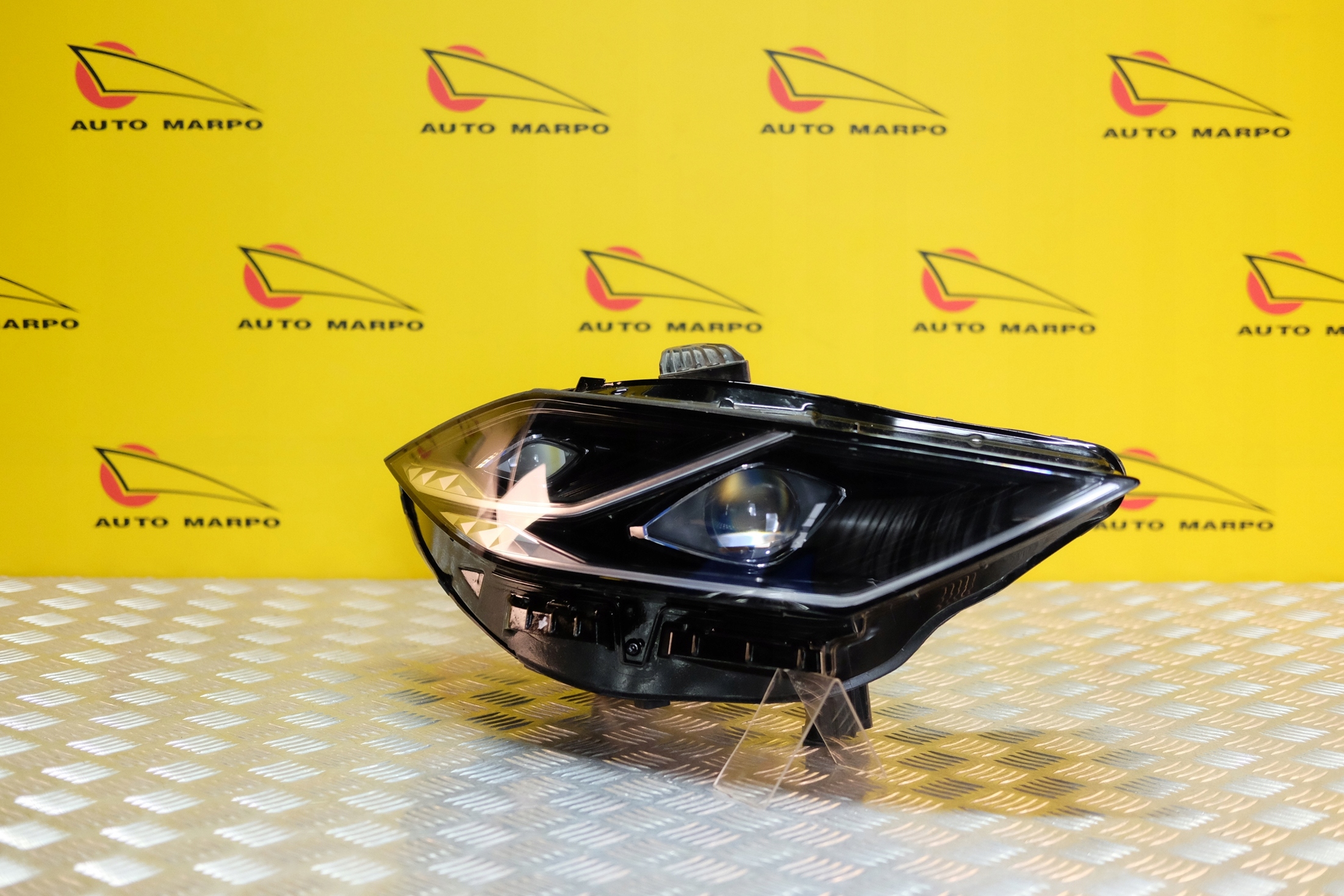 HYUNDAI GRANDEUR AZERA 2019 REFLEKTOR LAMPA LED R Strona zabudowy prawa