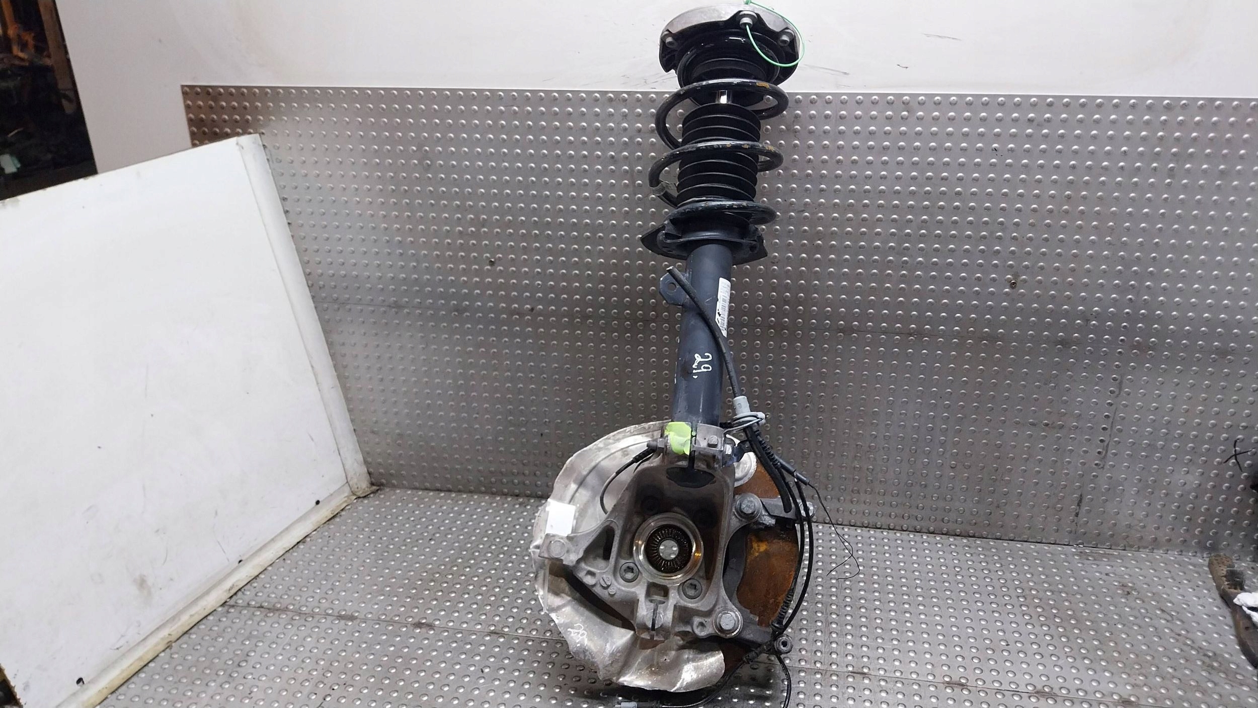 swing shock absorber left front 6861671 6876645 BMW X1 F48 2.0D
