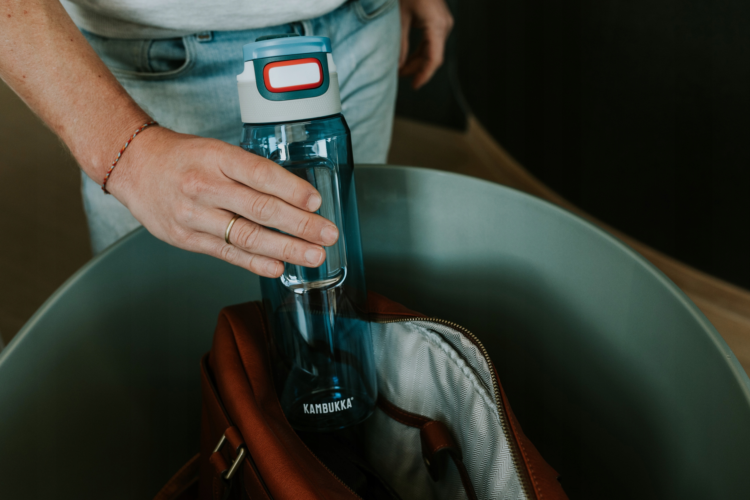 Bidon KAMBUKKA butelka na wodę 1000 ml tritan BPA FREE uchwyt Rodzaj butelka