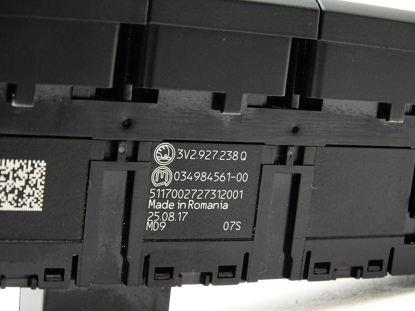 PANEL button START STOP SKODA SUPERB III UK 3V2927238Q