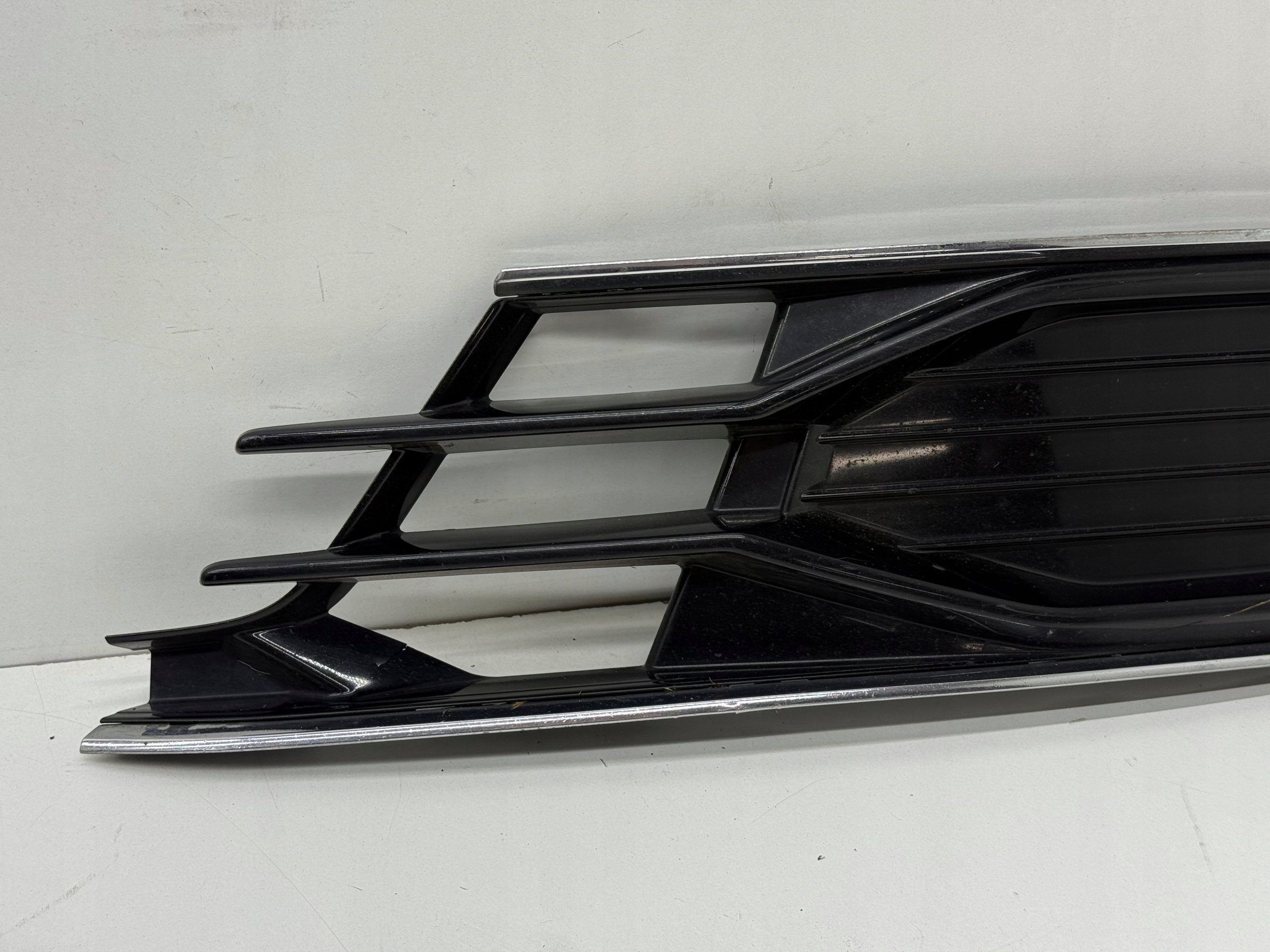 AUDI A6 C7 LIFT spoiler grid of a bumper left front PEKNIETA original