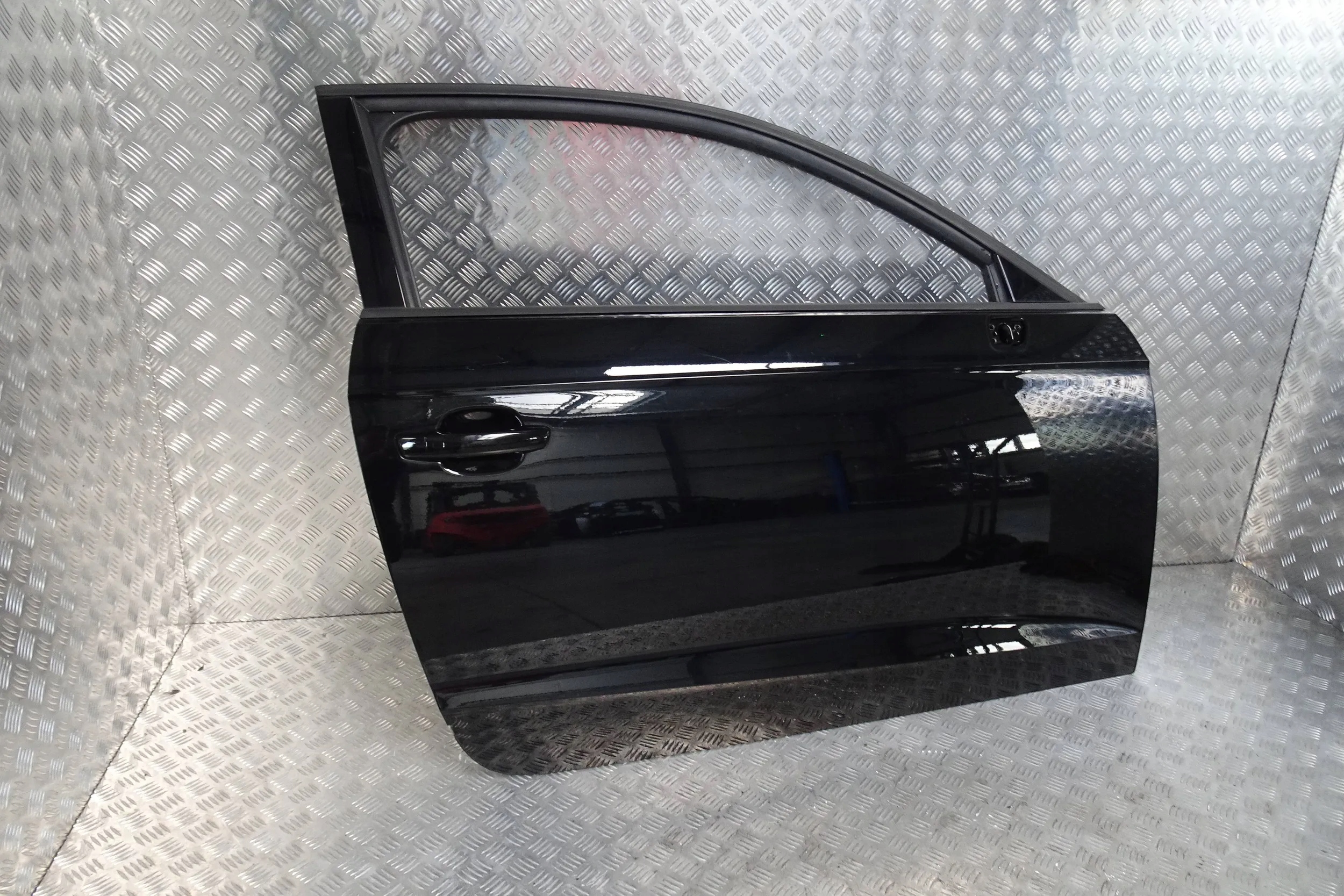 AUDI A3 8V 13R 3D - DRZWI PRAWE LY9B