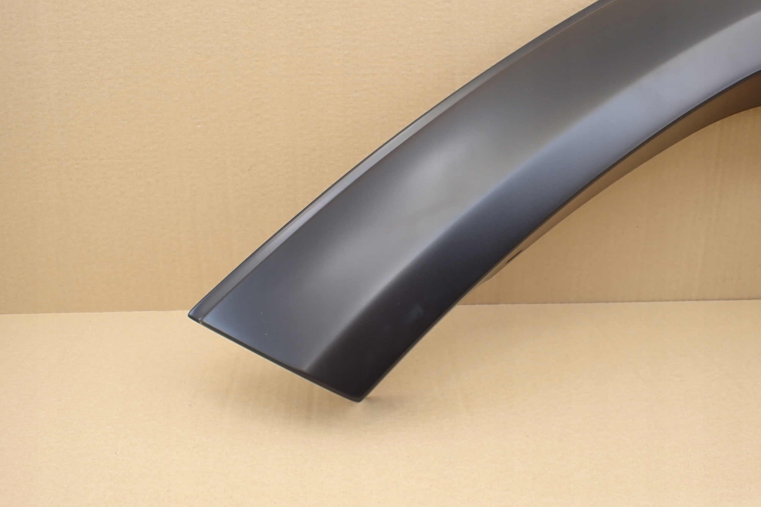 LISTWA NAKŁADKA BŁOTNIKA MITSUBISHI L200 LEWY PRZÓD 20- 911-MTD19-0E Strona zabudowy przód - lewa