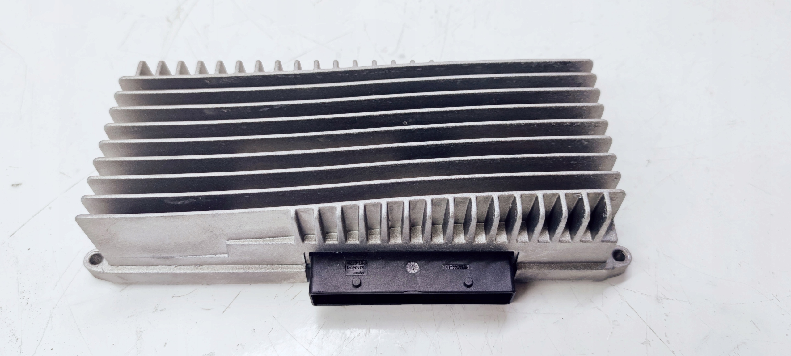 amplifier RADIA AUDIO AUDI A4 B8 A5 Q5 8R0035223F