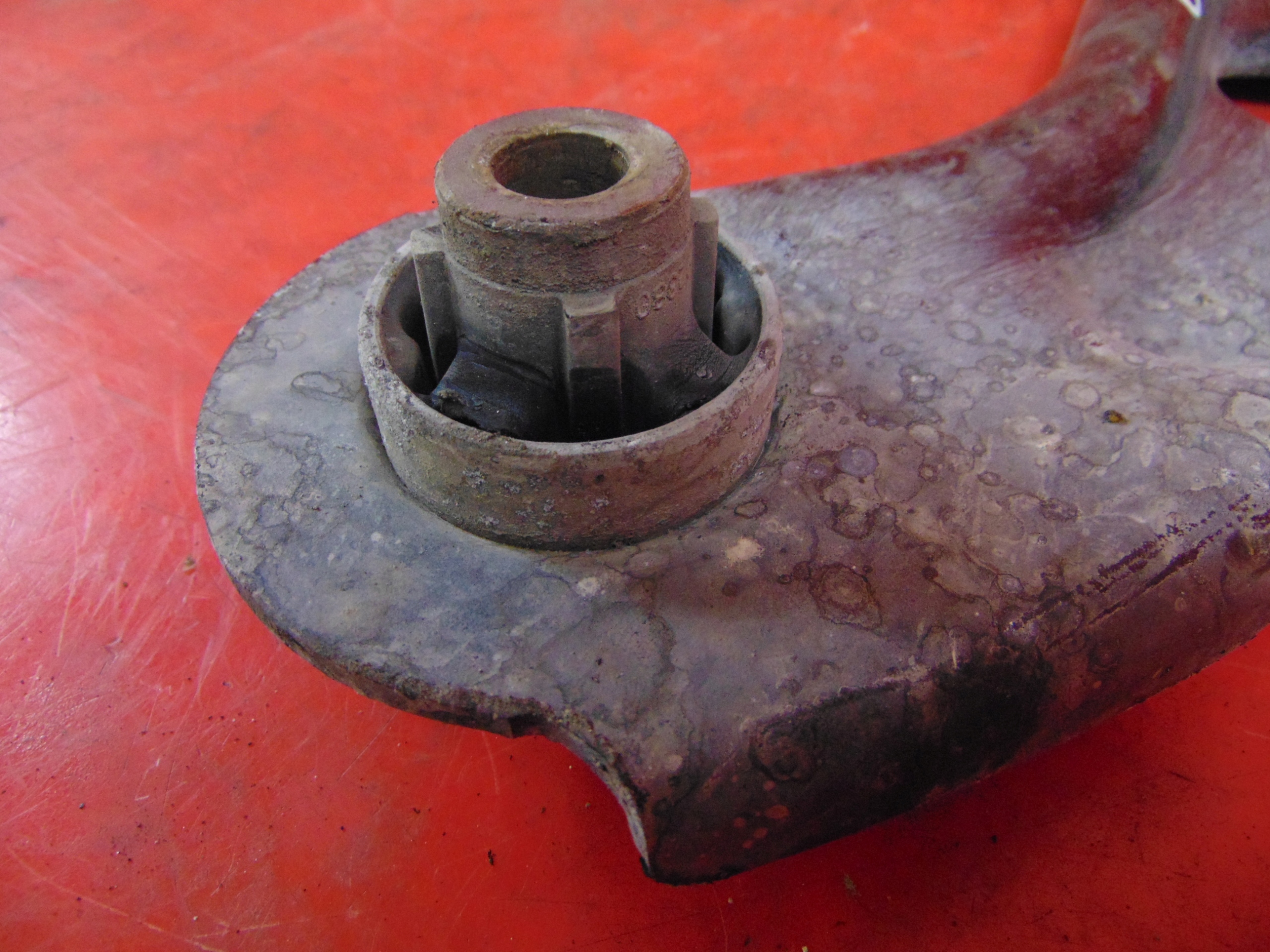 PEUGEOT 308 II T9 arm right front front