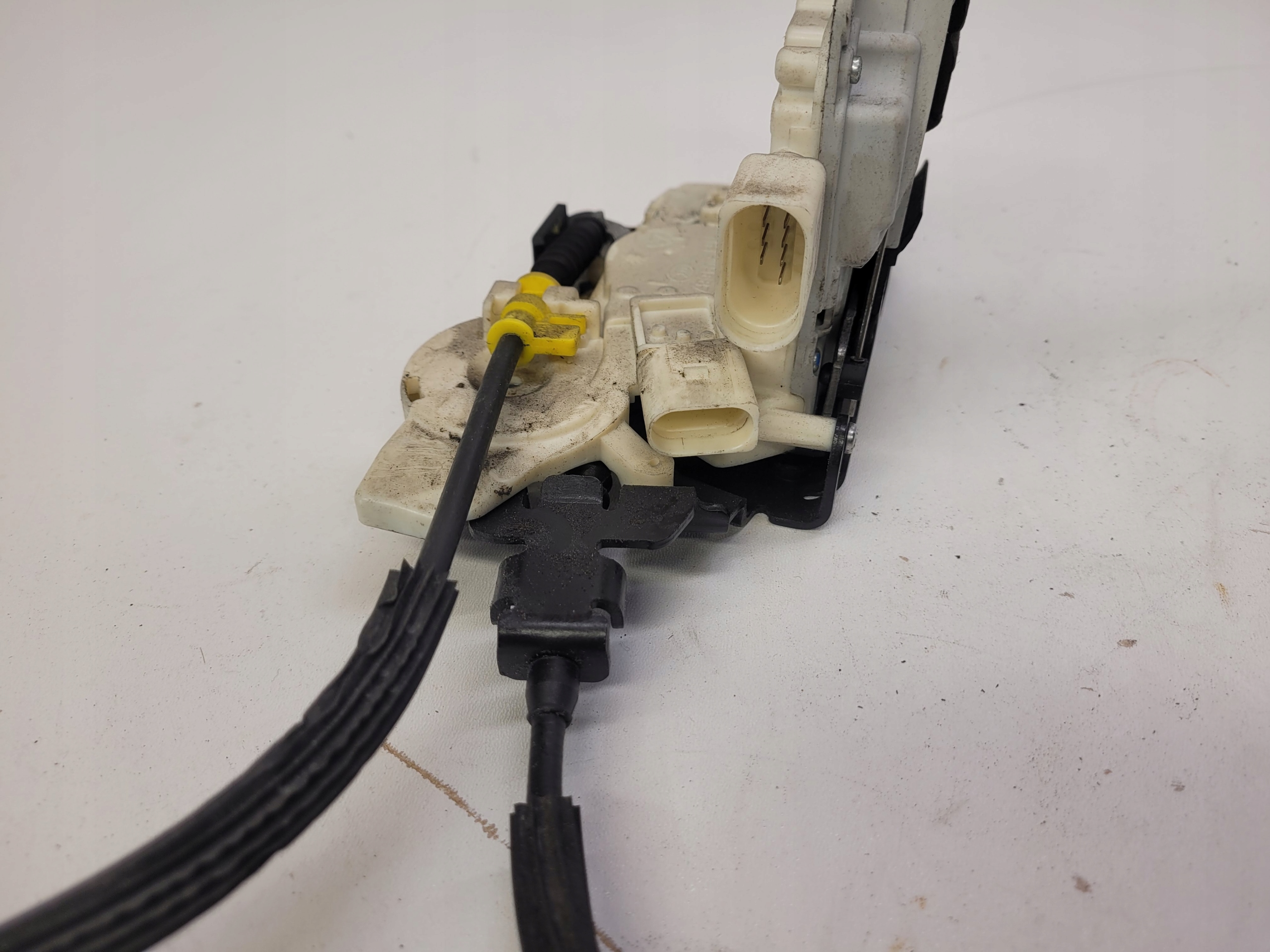 lock door right rear part AUDI A8 D4 4H0839016D DOCIAG