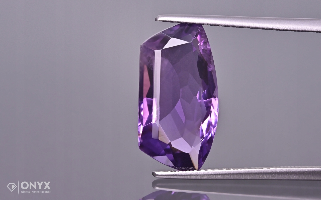 Ametyst fazetovaný nepravidelný 17,5x9,5 mm