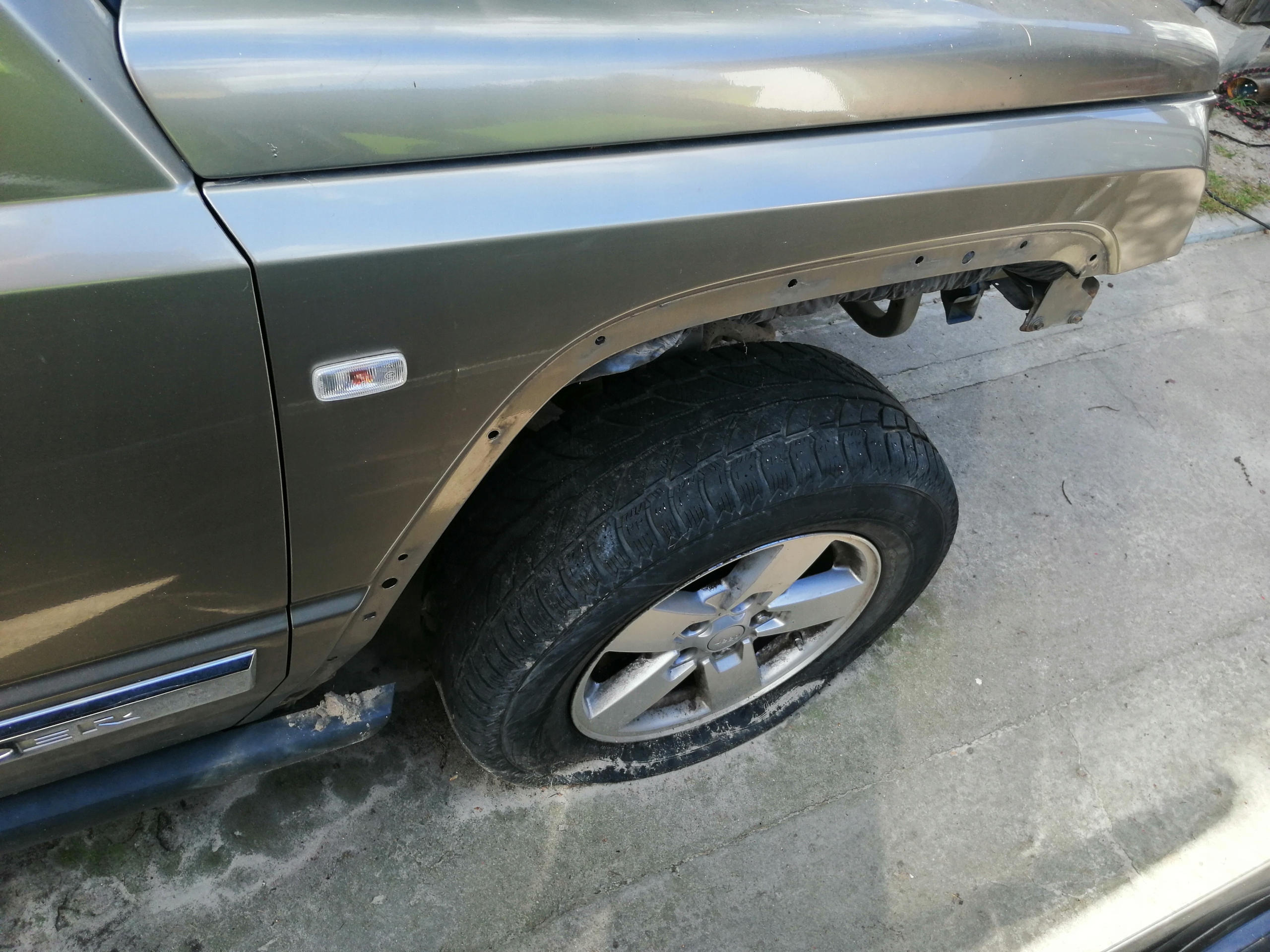 fender front front right AJC JEEP COMMANDER XK W colour BDB!!
