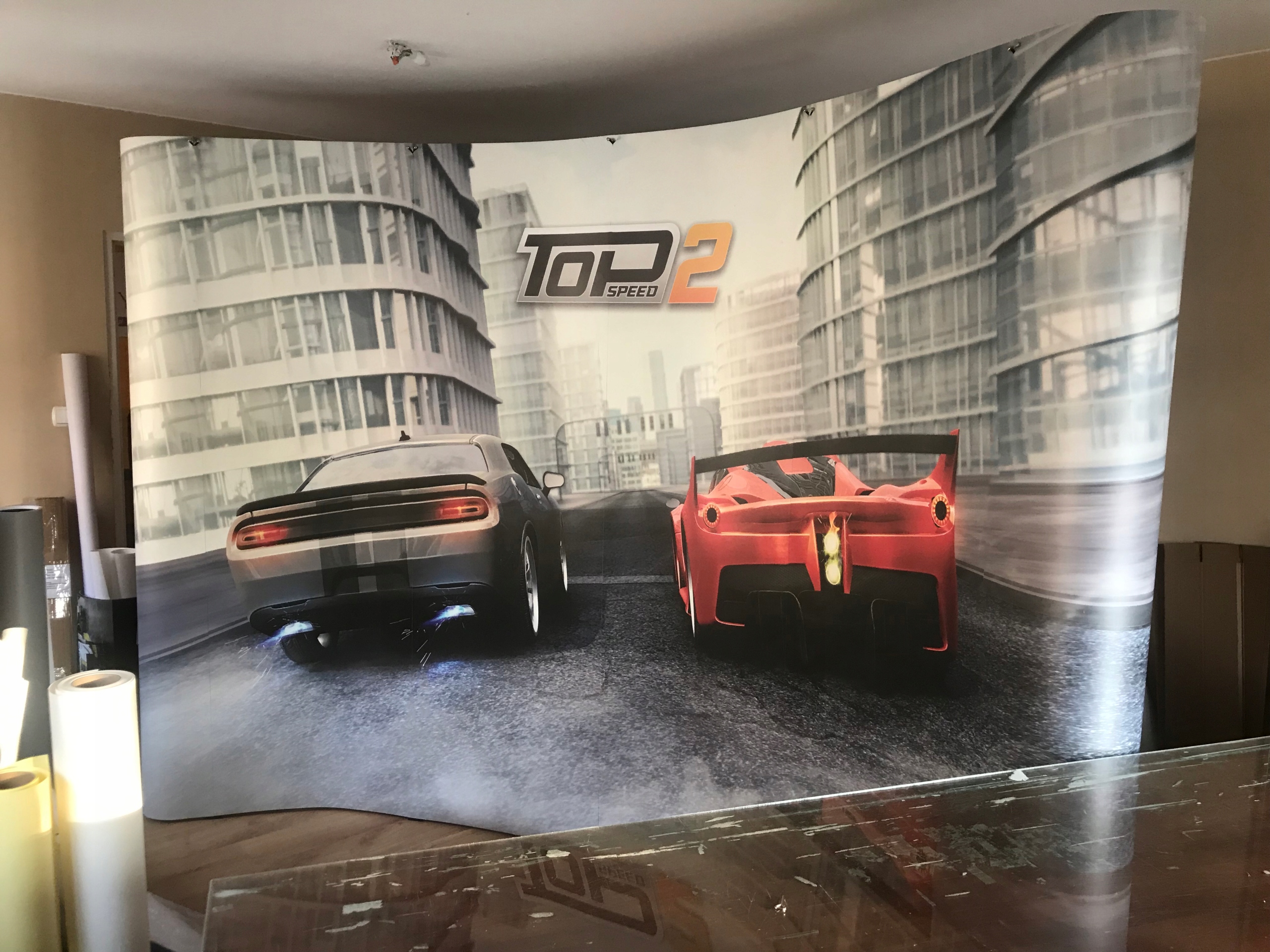 Ścianka reklamowa POP UP szer. 414 x wys. 229 z wydrukiem + roll up GRATIS Szerokość produktu 414 cm