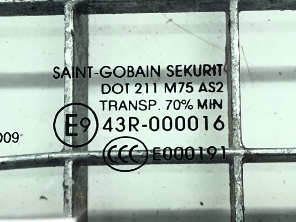 SZYBA LEWY PRZÓD CITROEN C4 III Hatchback Producent części OEM