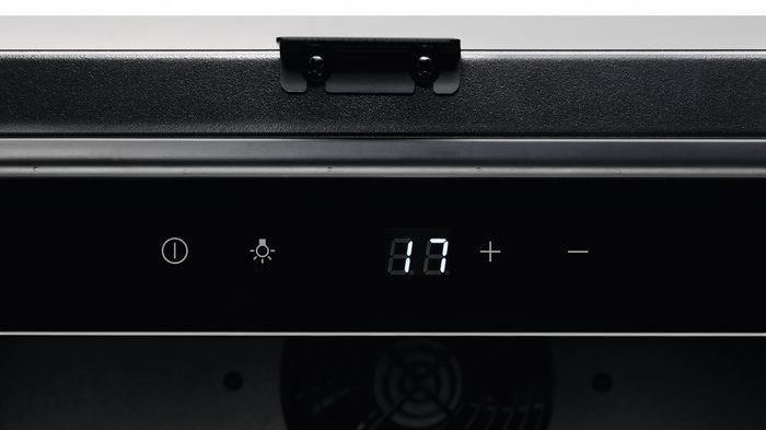 Chłodziarka do wina AEG AWUS052B5B Funkcje oświetlenie wewnętrzne LED