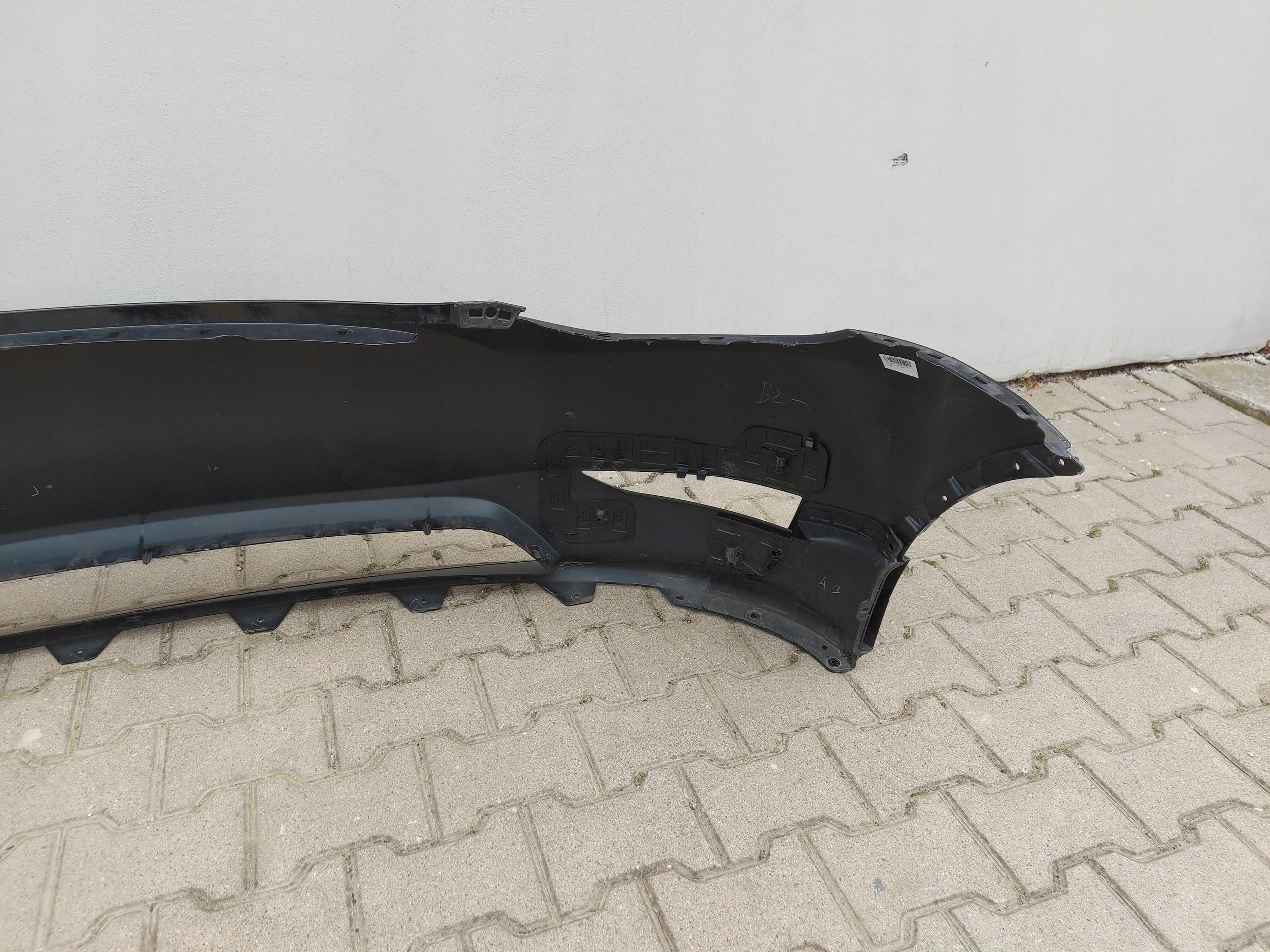 TESLA MODEL Y 2022r nárazník předek přední cerný