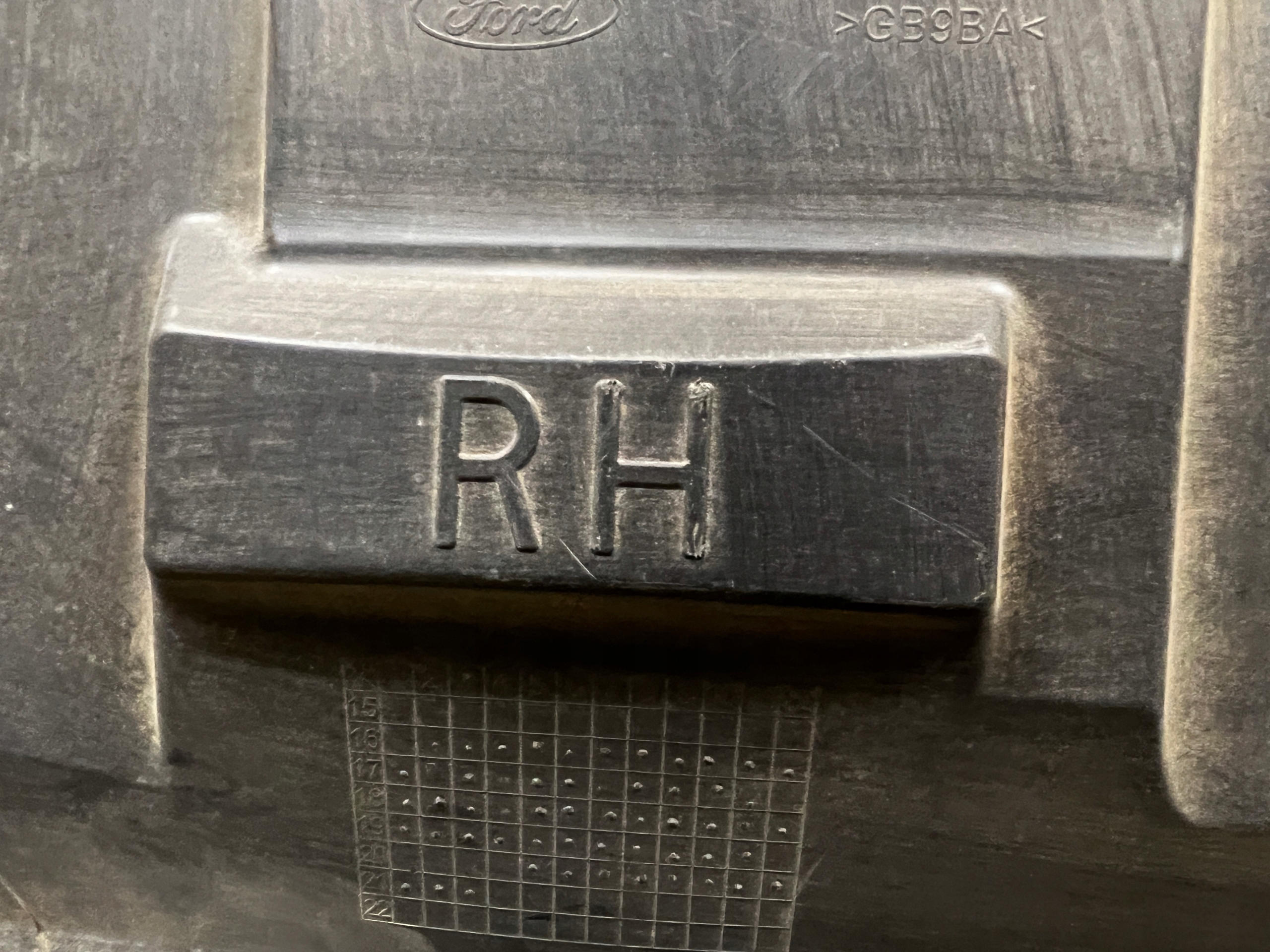 подкрылки задний правый FORD RANGER MK5 V