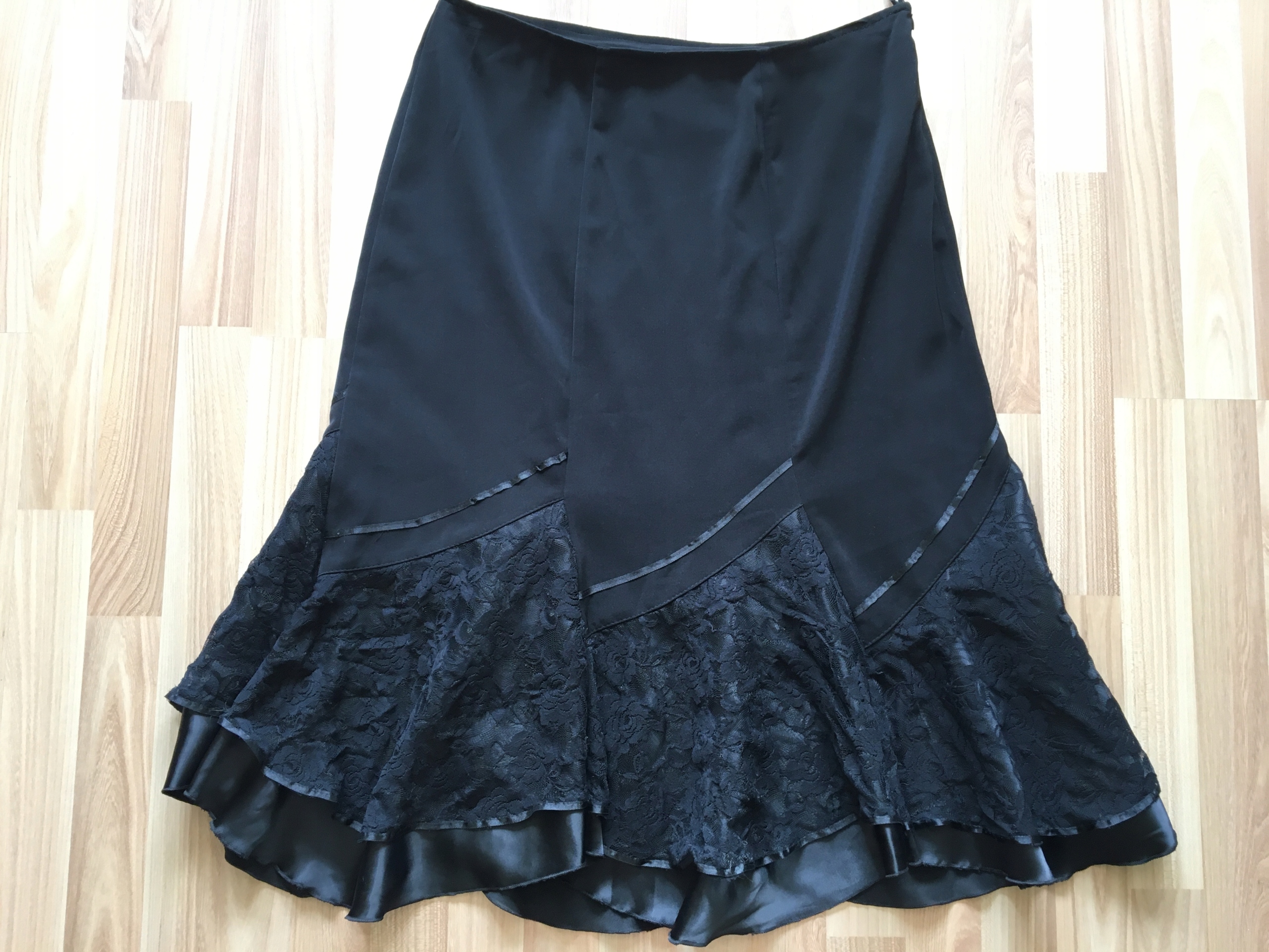 CZARNA SPÓDNICA - DŁUGA - ELEGANCKA KORONKA _r. 46 Rozmiar 46